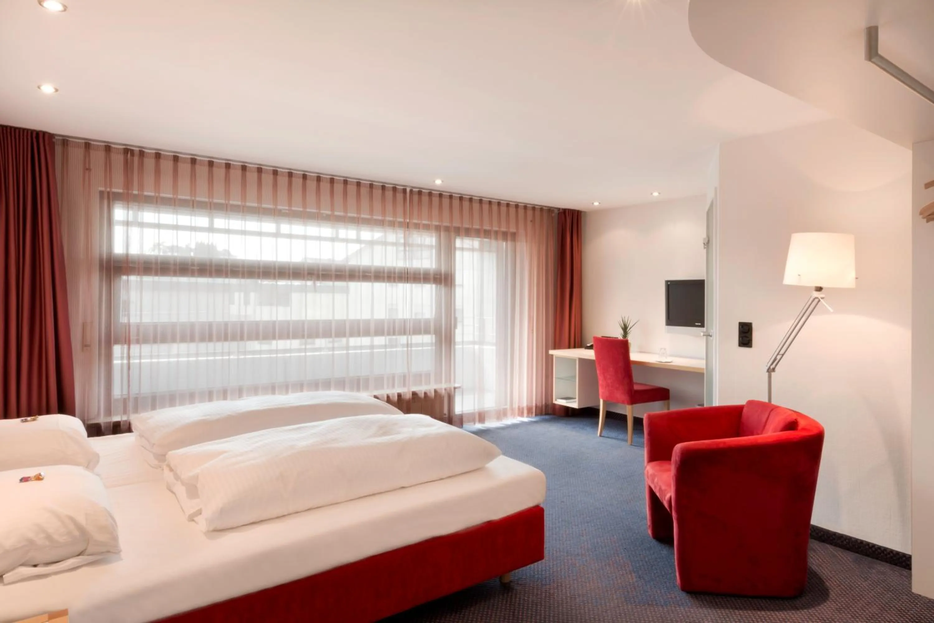 Balcony/Terrace, Bed in Hotel Rommel