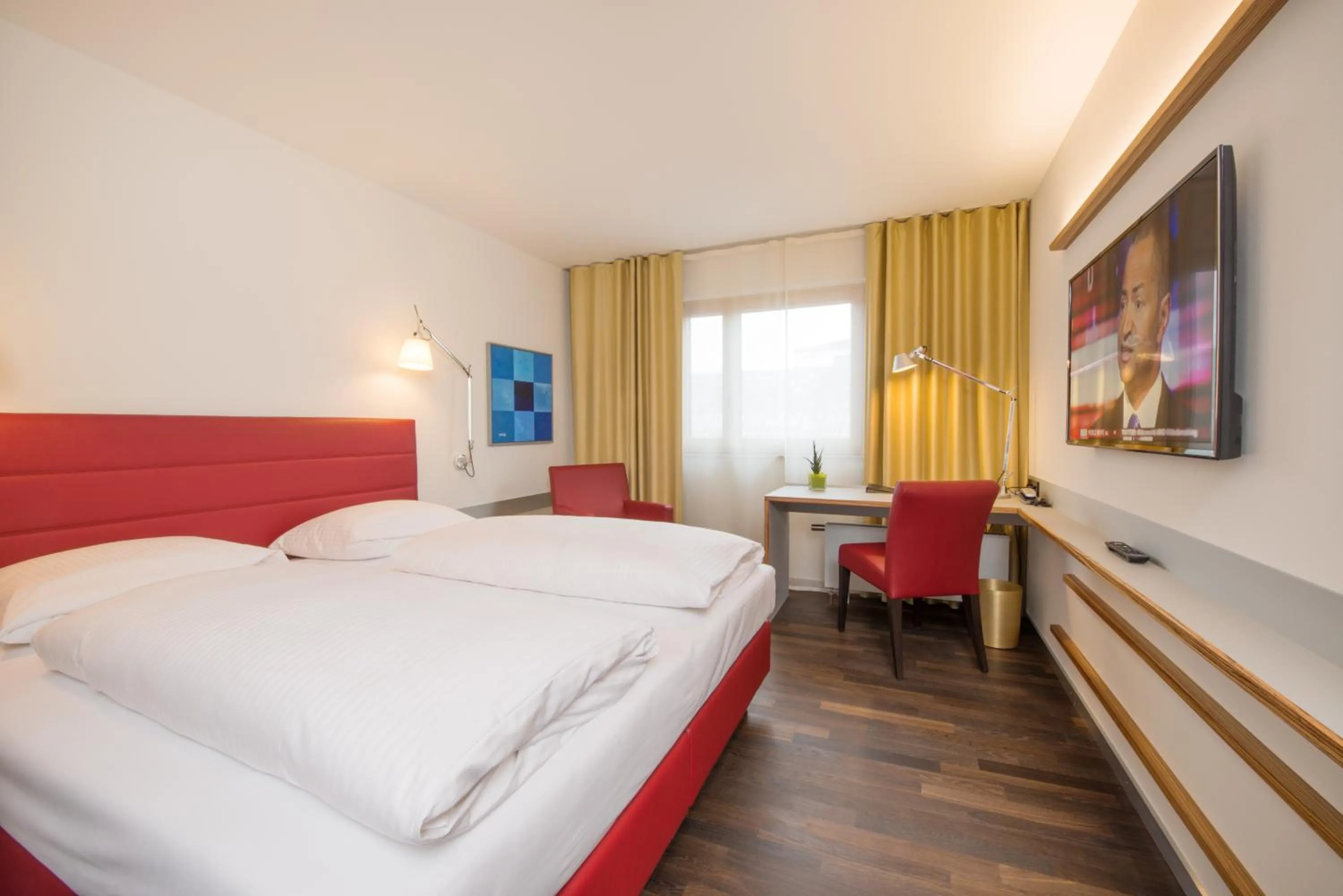 Photo of the whole room, Bed in Hotel Rommel