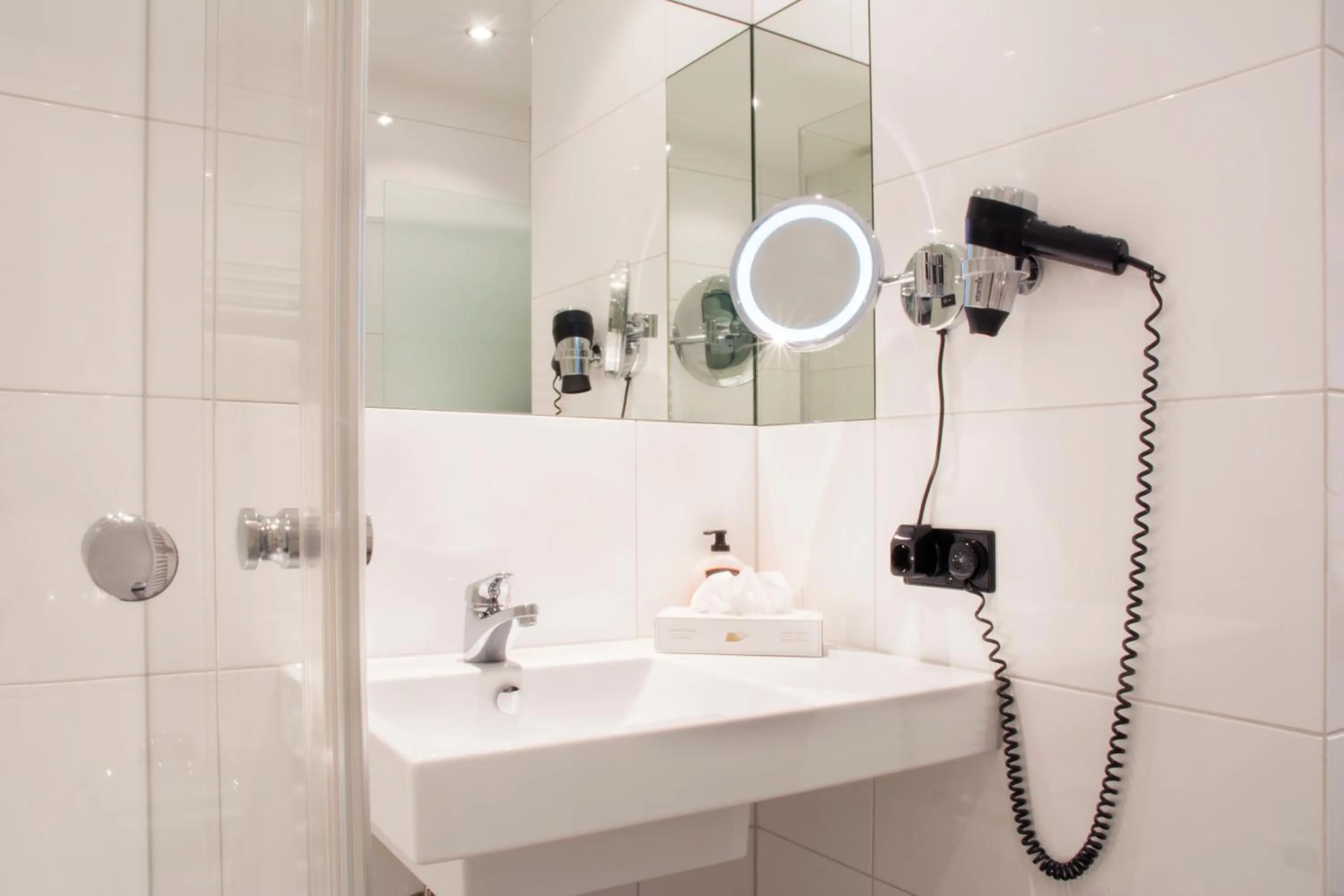 Bathroom in Hotel Rommel