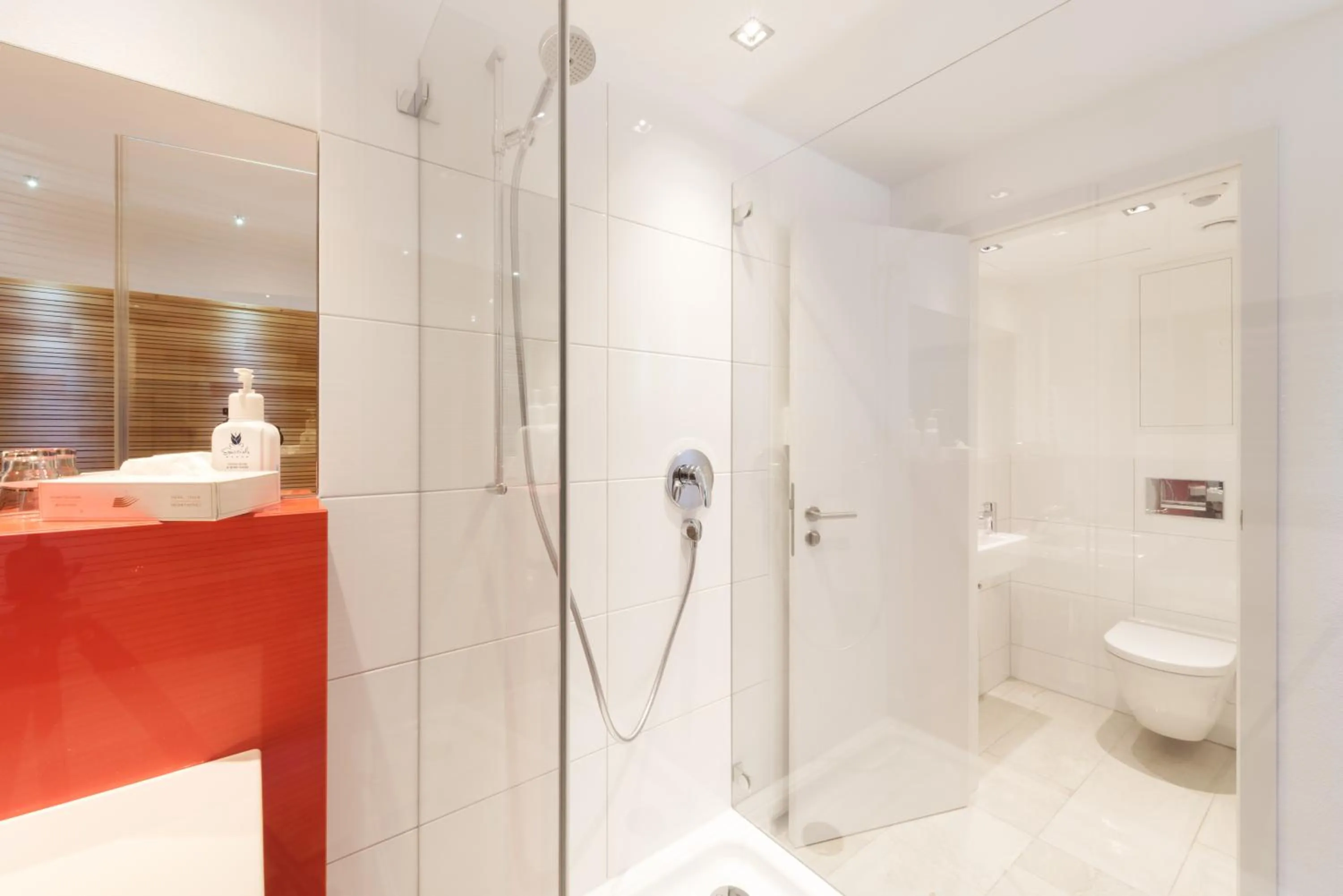 Shower in Hotel Rommel