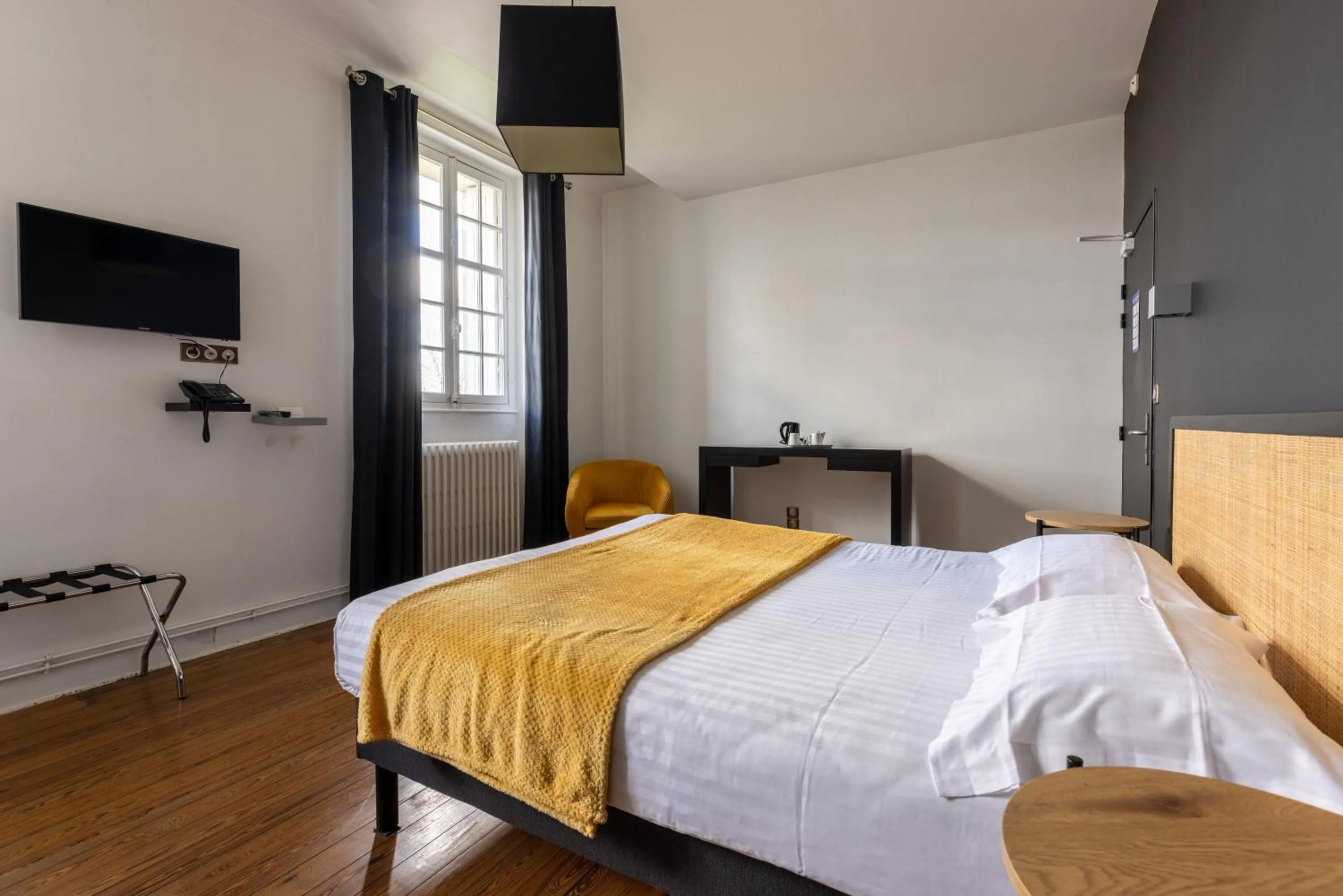 Bed in Hôtel Château La Chèze - Bordeaux Floirac