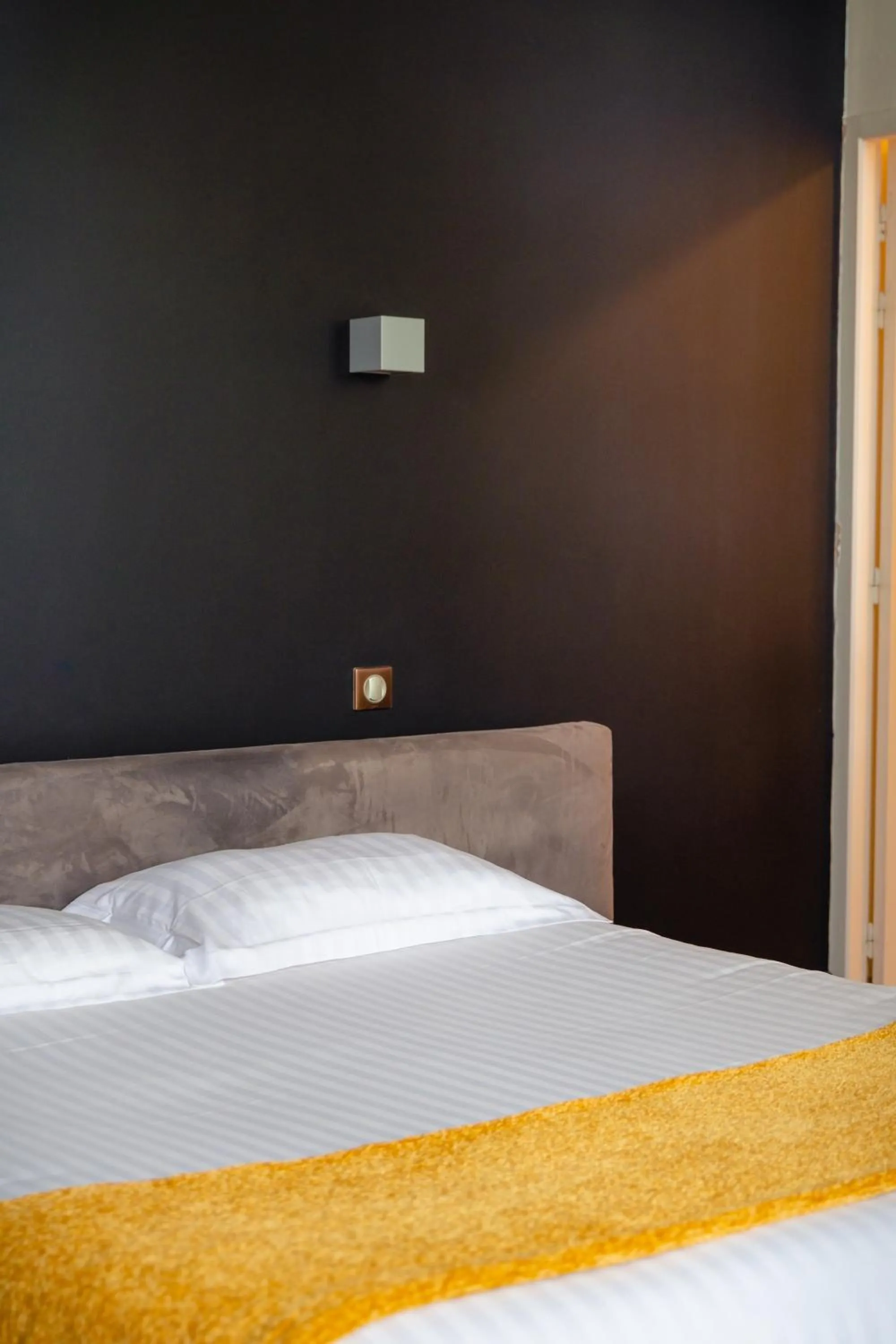 Bed in Hôtel Château La Chèze - Bordeaux Floirac