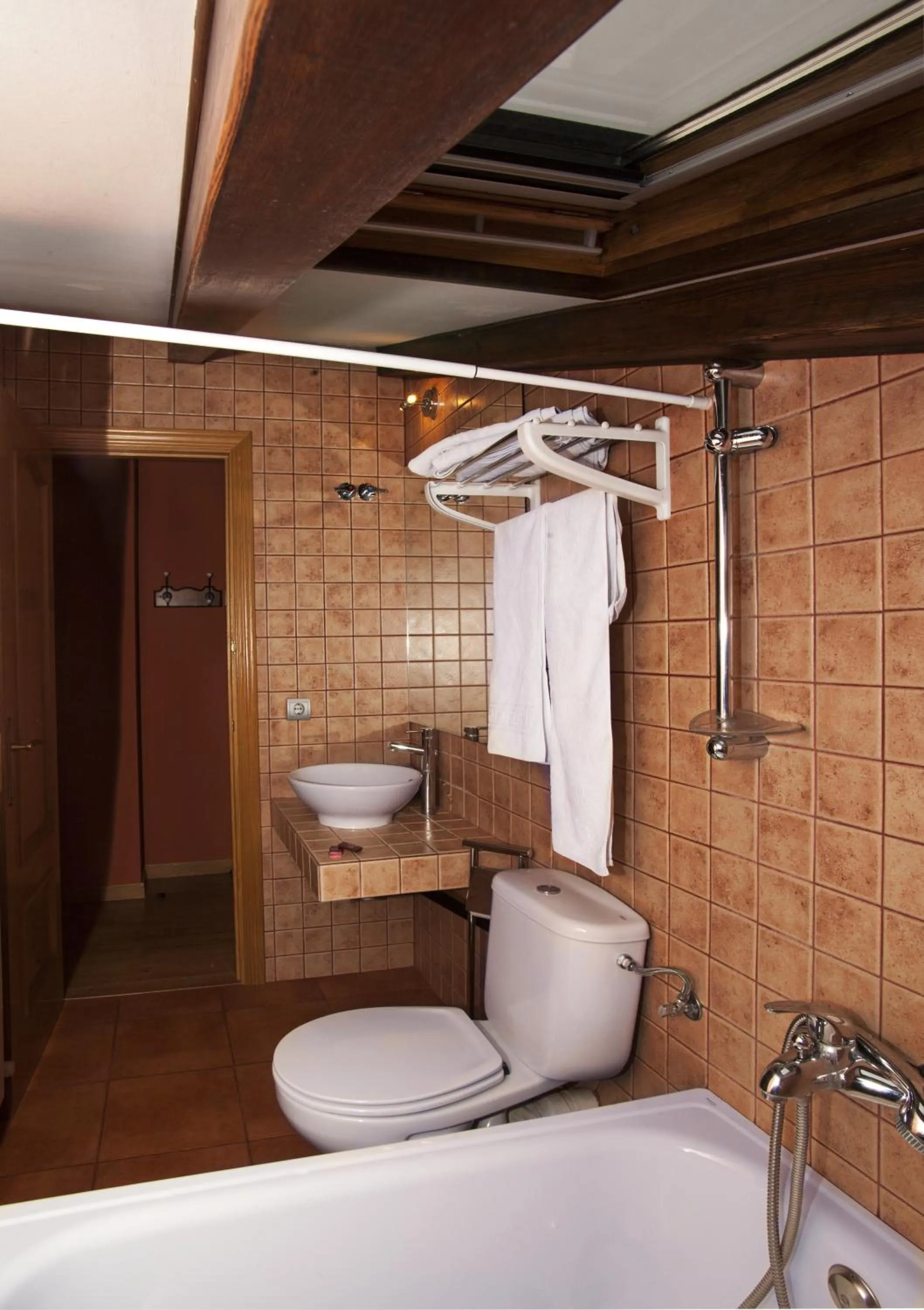 Bathroom in Hotel Apartamentos Barrau