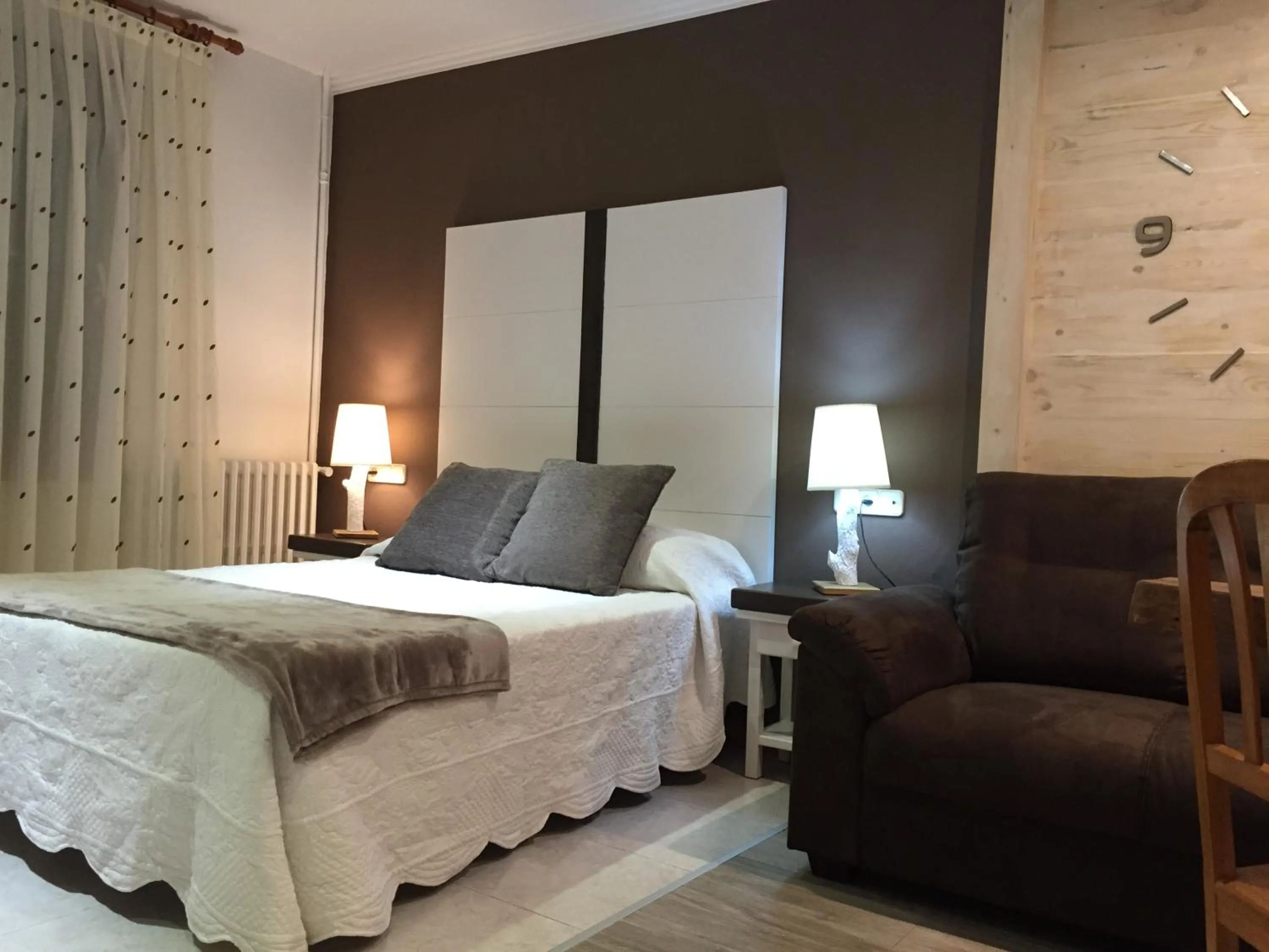 Bedroom, Bed in Hotel Apartamentos Barrau