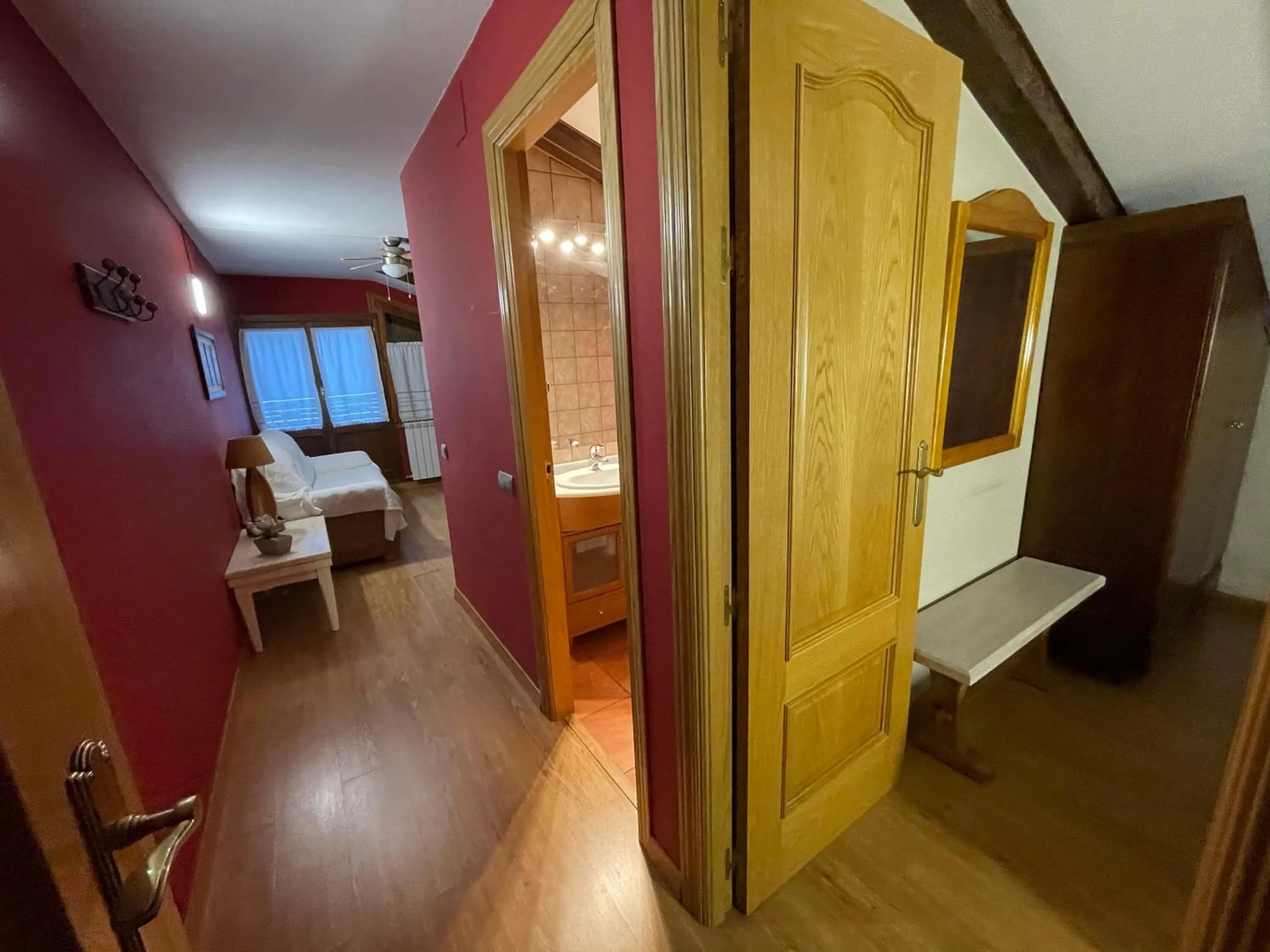 Decorative detail, Bed in Hotel Apartamentos Barrau