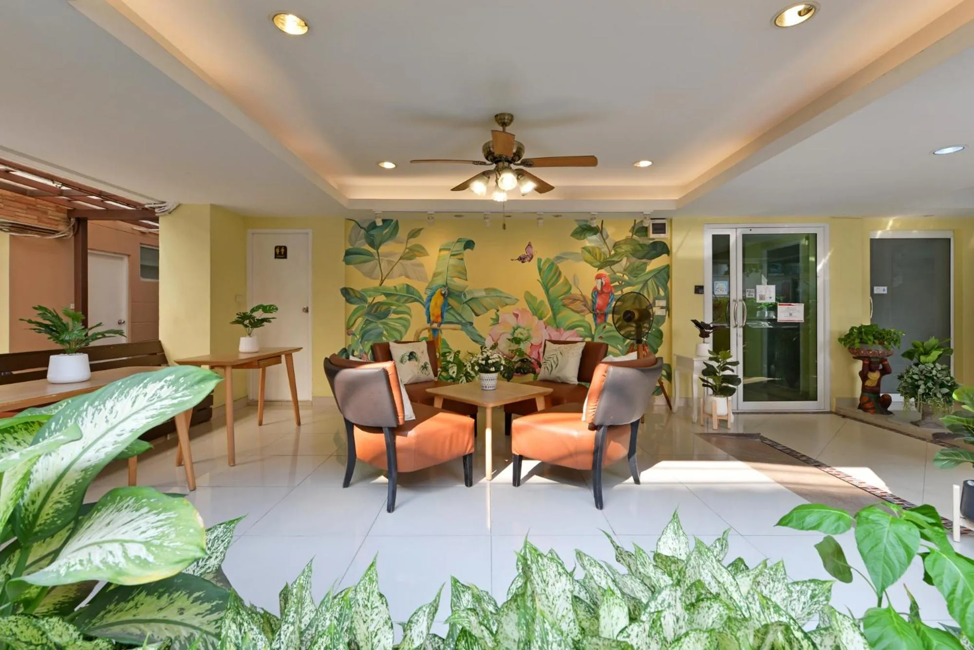 Seating area in Salin Home Hotel Ramkhamhaeng