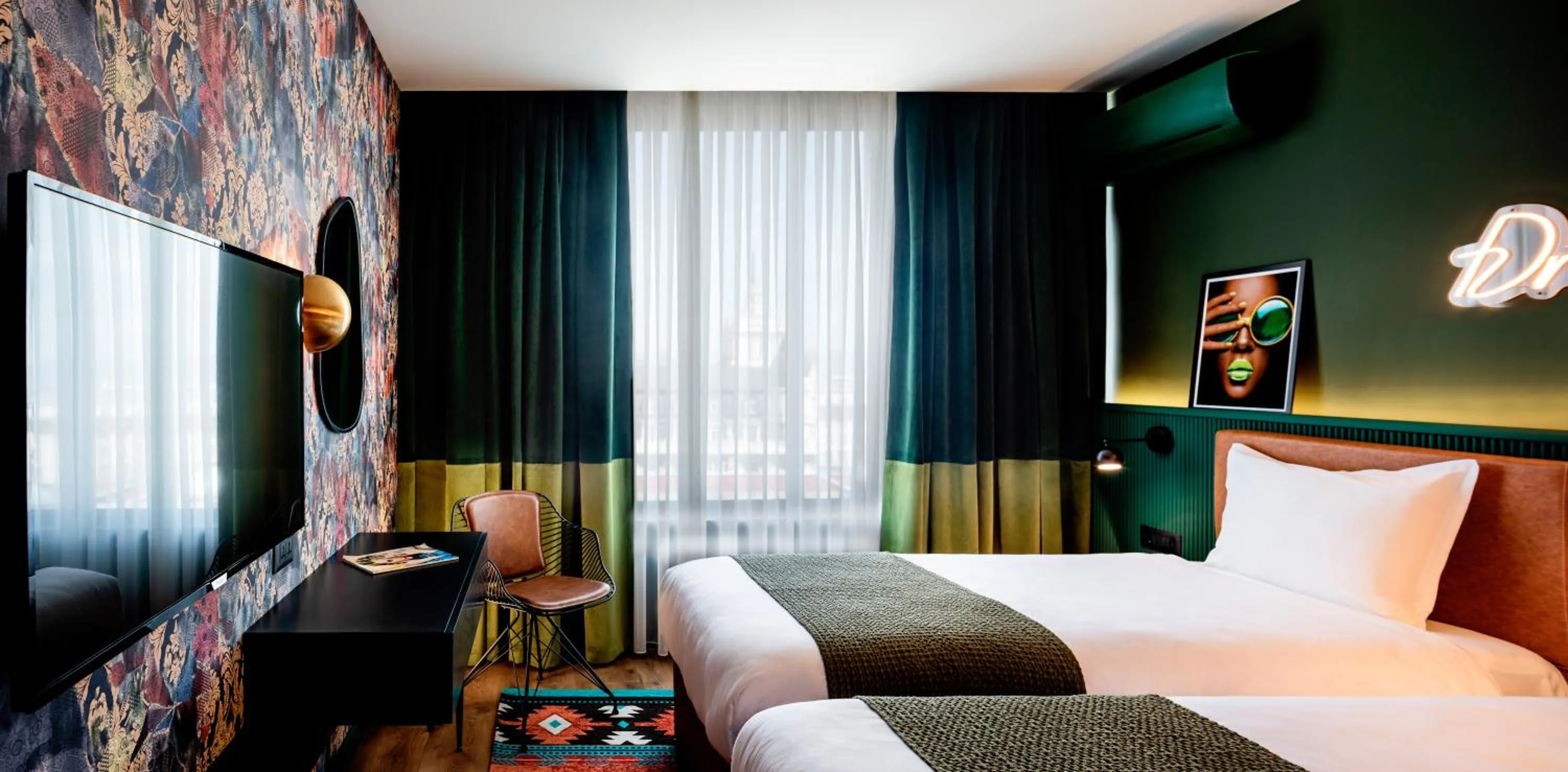 TV and multimedia, Bed in Rila Hotel Sofia