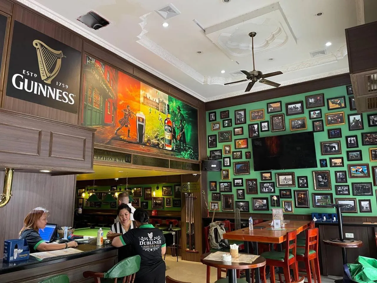 Restaurant/places to eat in The Dubliner Inn