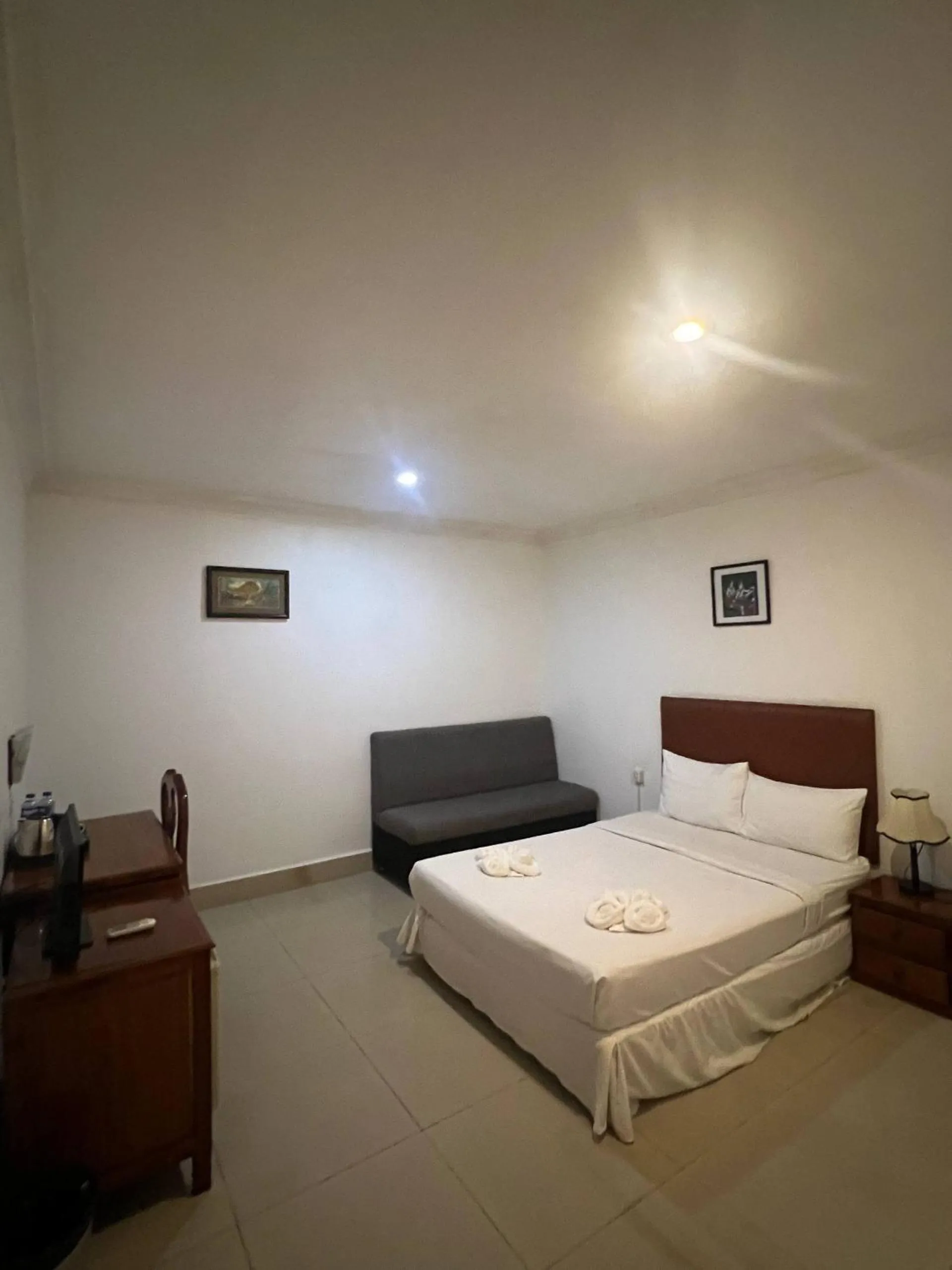 Bed in The Dubliner Inn