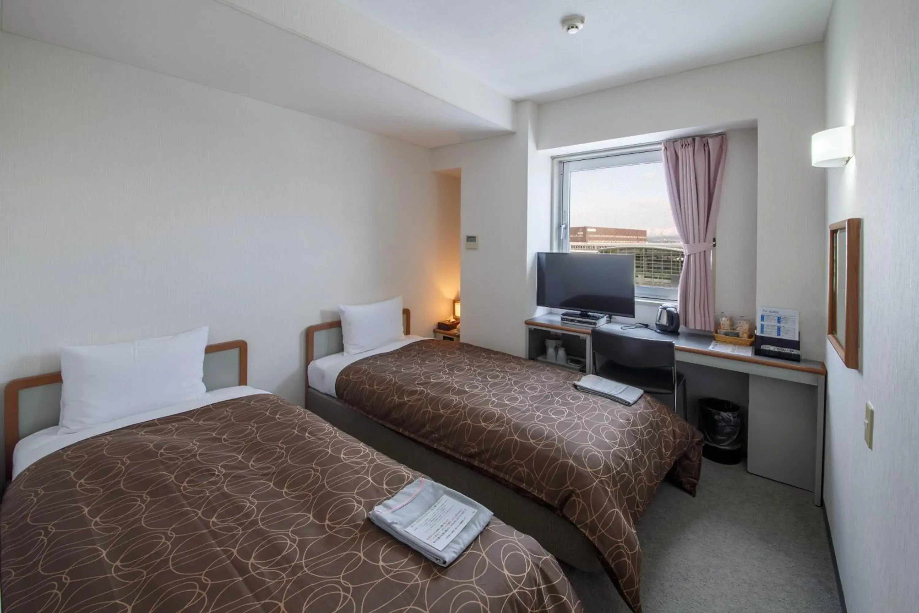 Standard Twin Room - Non-Smoking in Hotel Airport Komatsu Standard Twin Room - Non-Smoking in Hotel Airport Komatsu