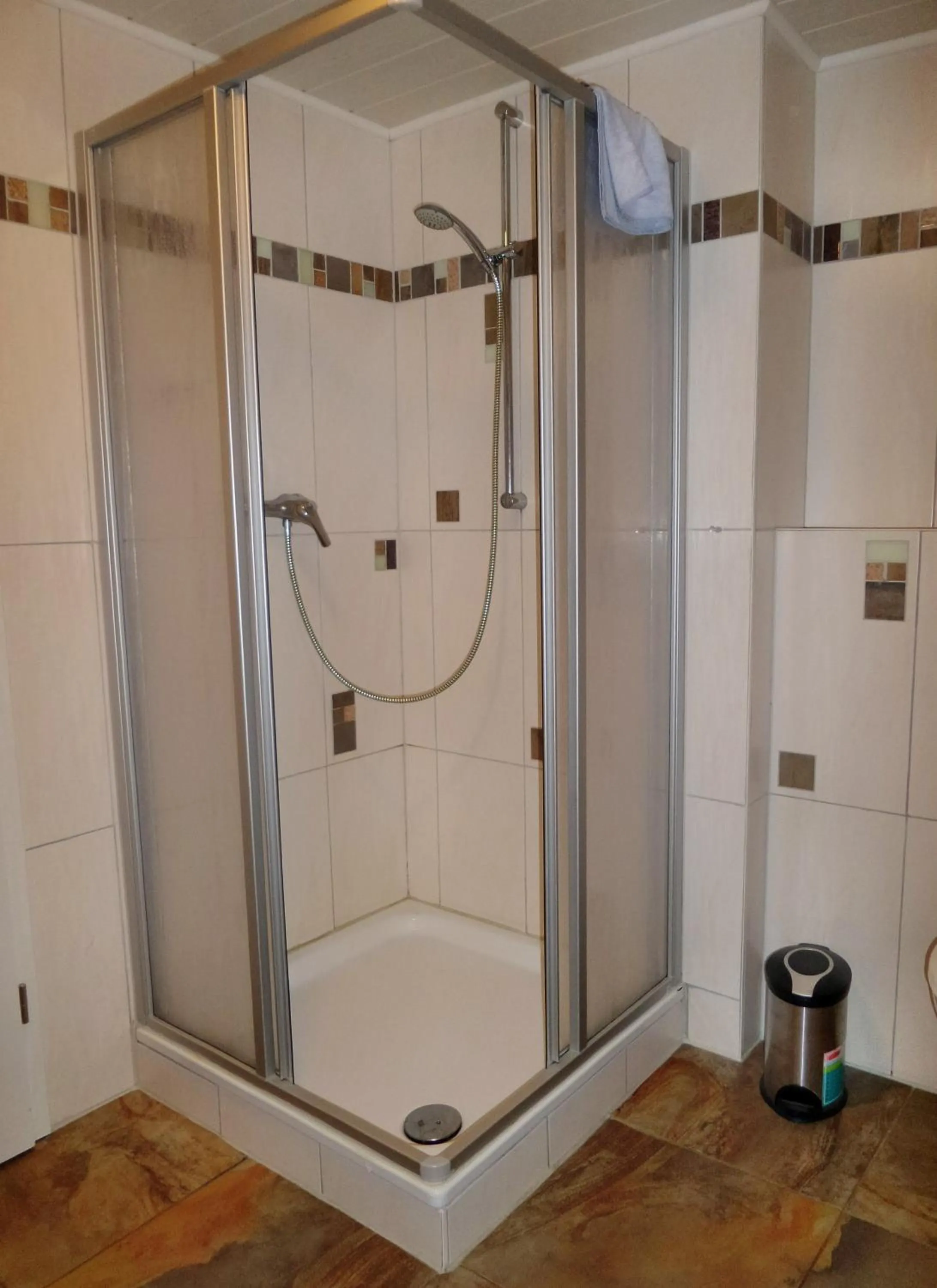 Shower in Hotel An der Karlstadt