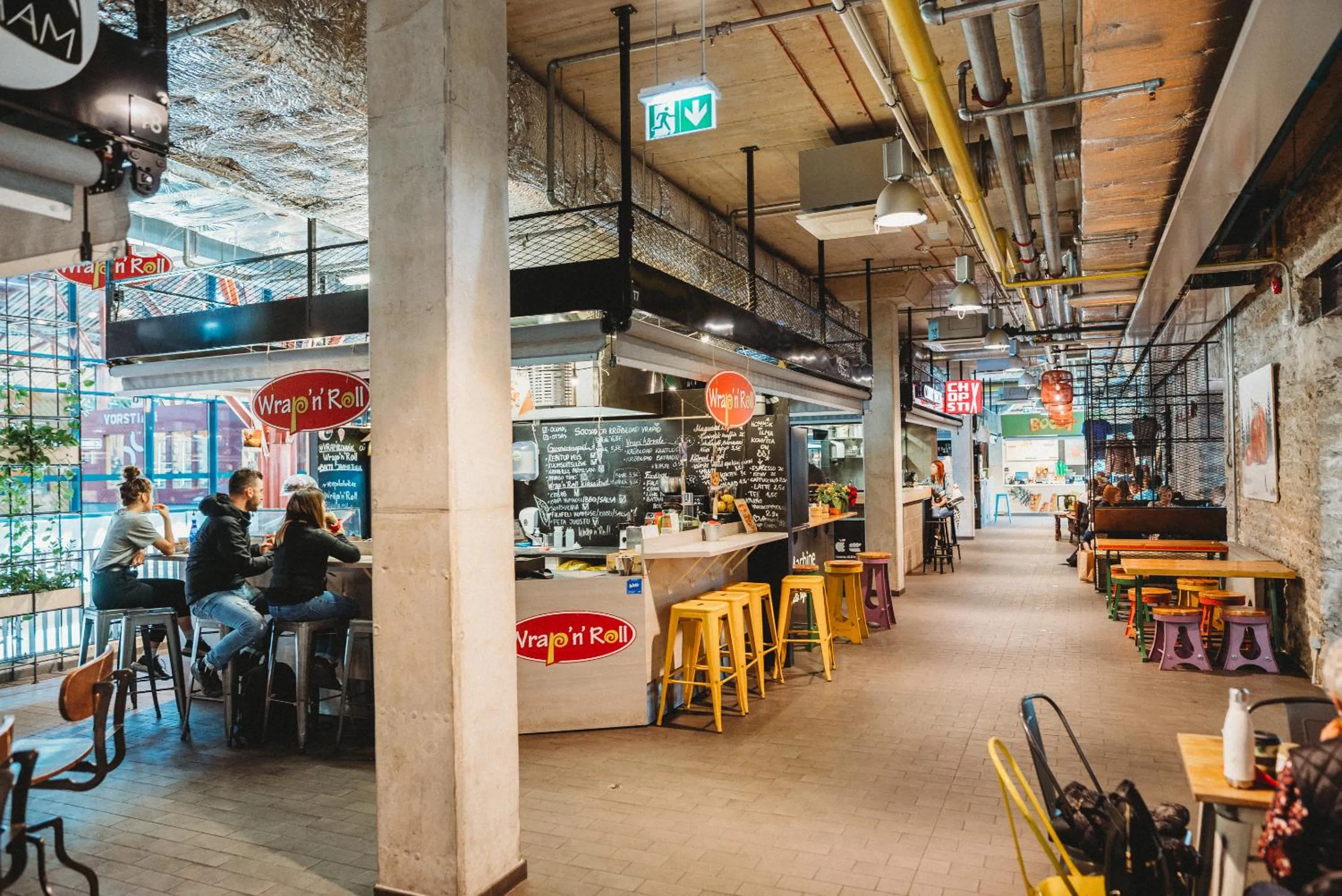 Restaurant/places to eat in Economy Hotel