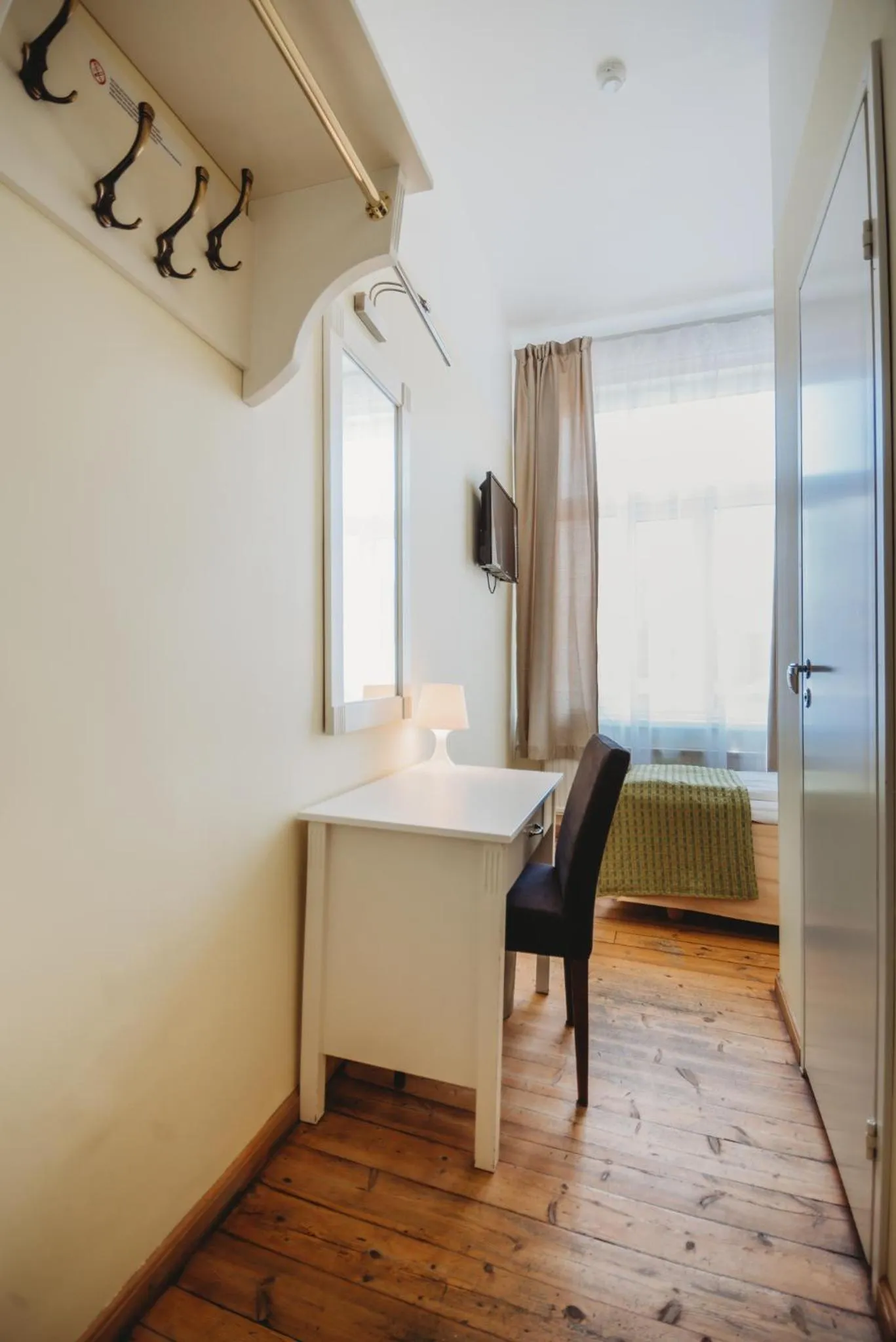 TV and multimedia, Bed in Economy Hotel