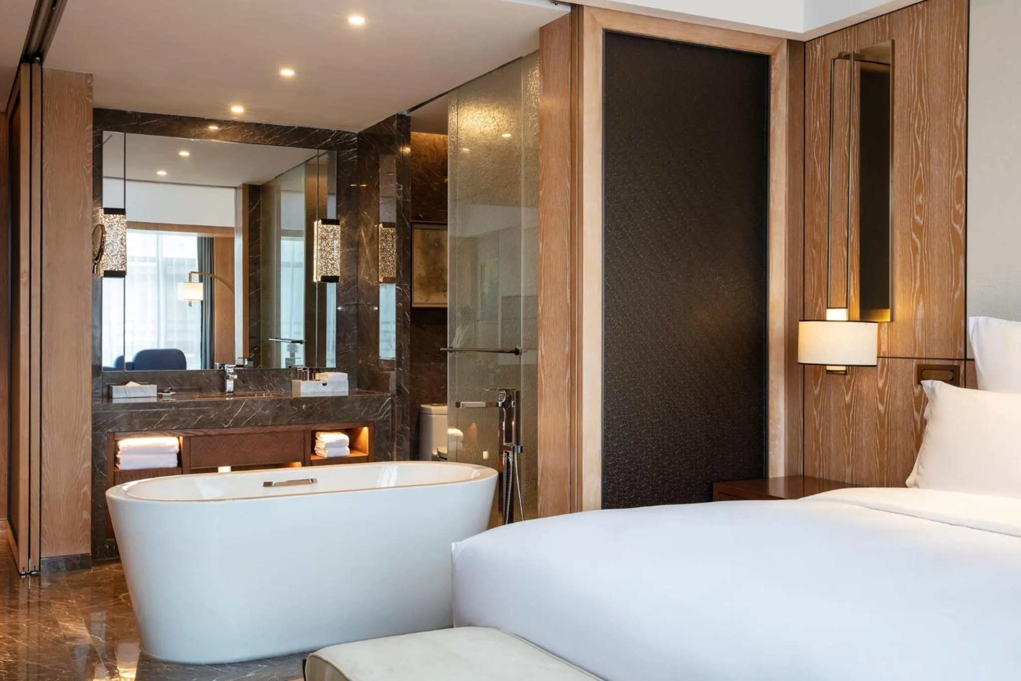 Bathroom, Bed in Pullman Changbaishan Resort