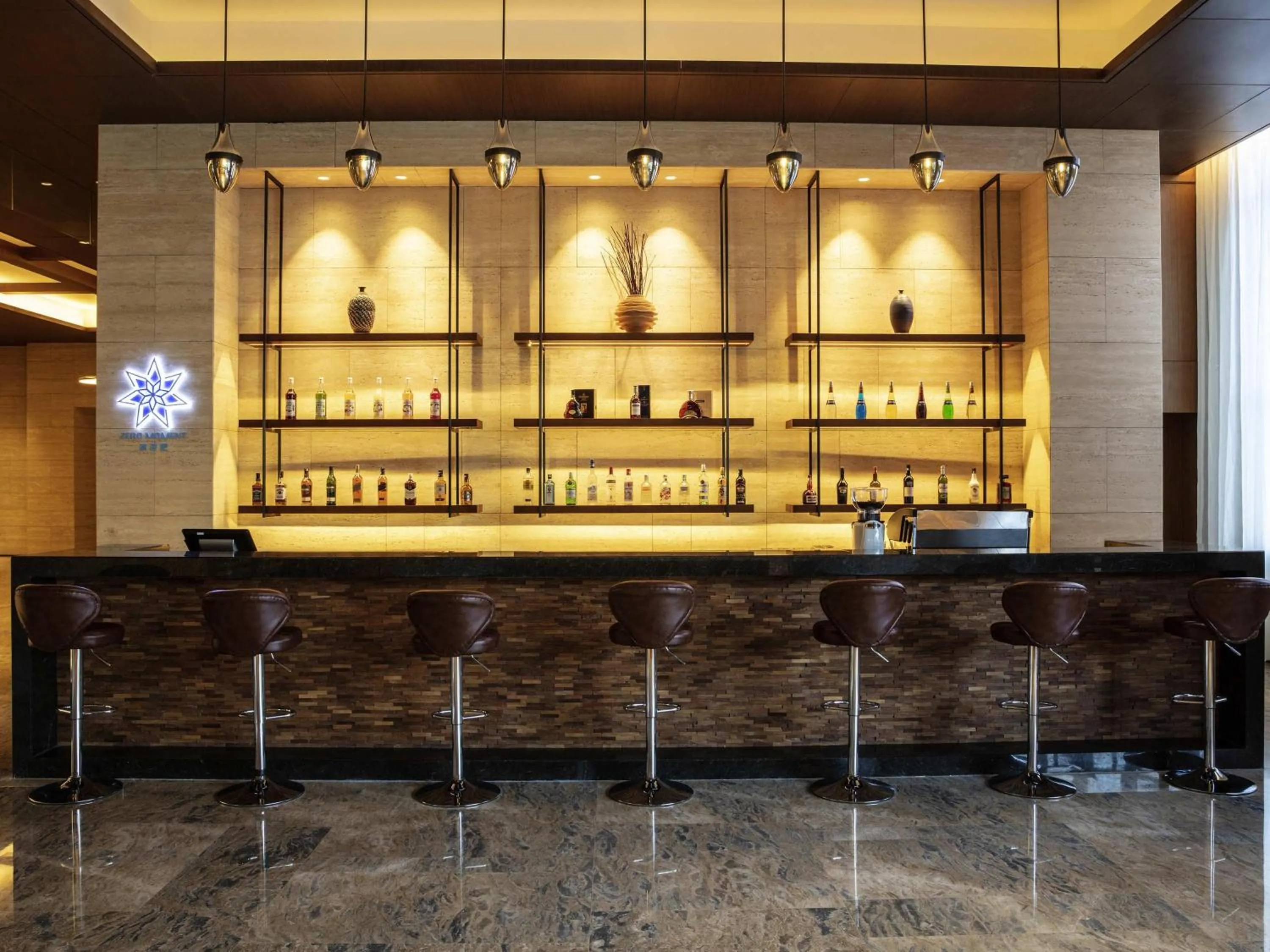 Lounge or bar in Pullman Changbaishan Resort