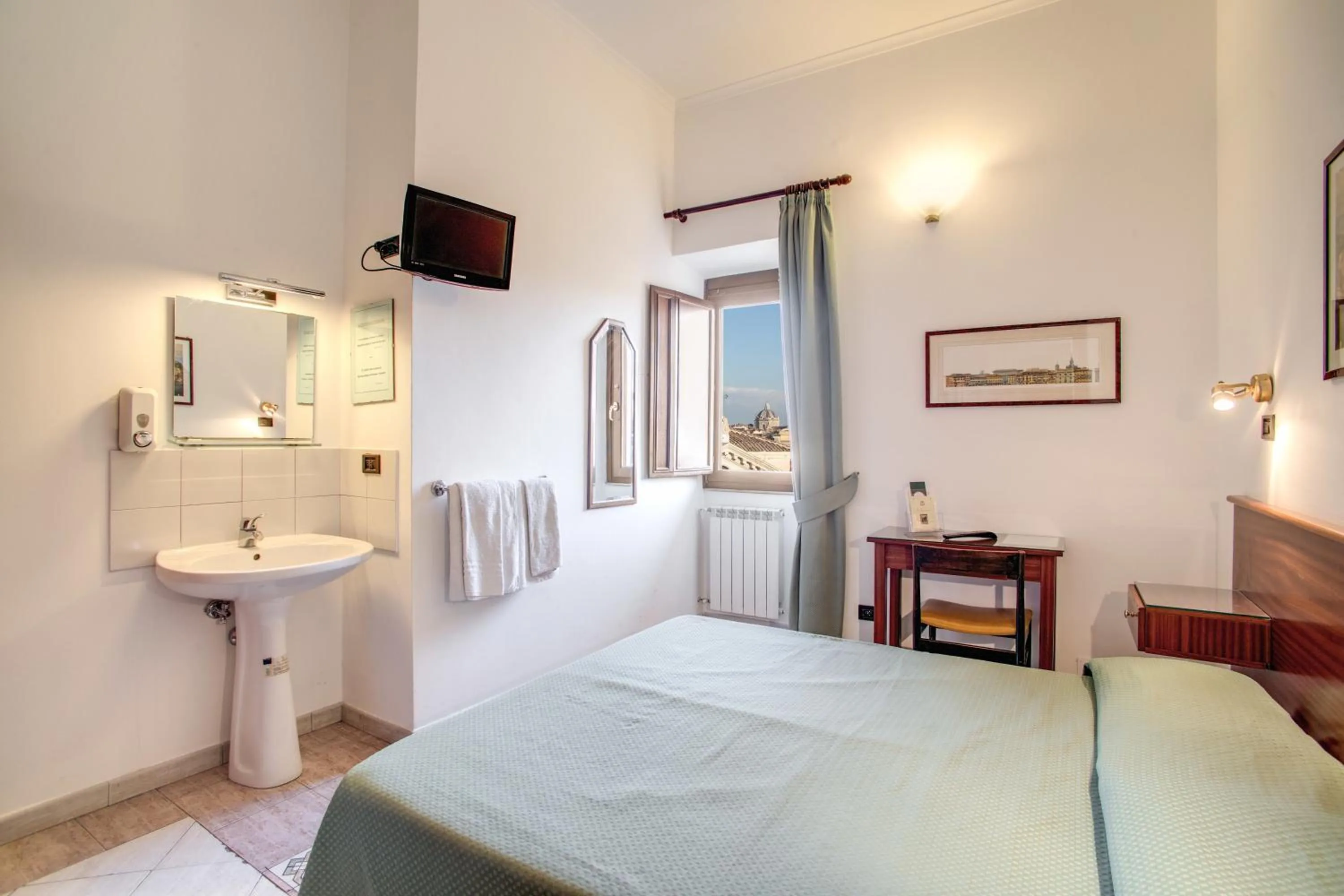 Photo of the whole room, Bed in Hotel Primavera