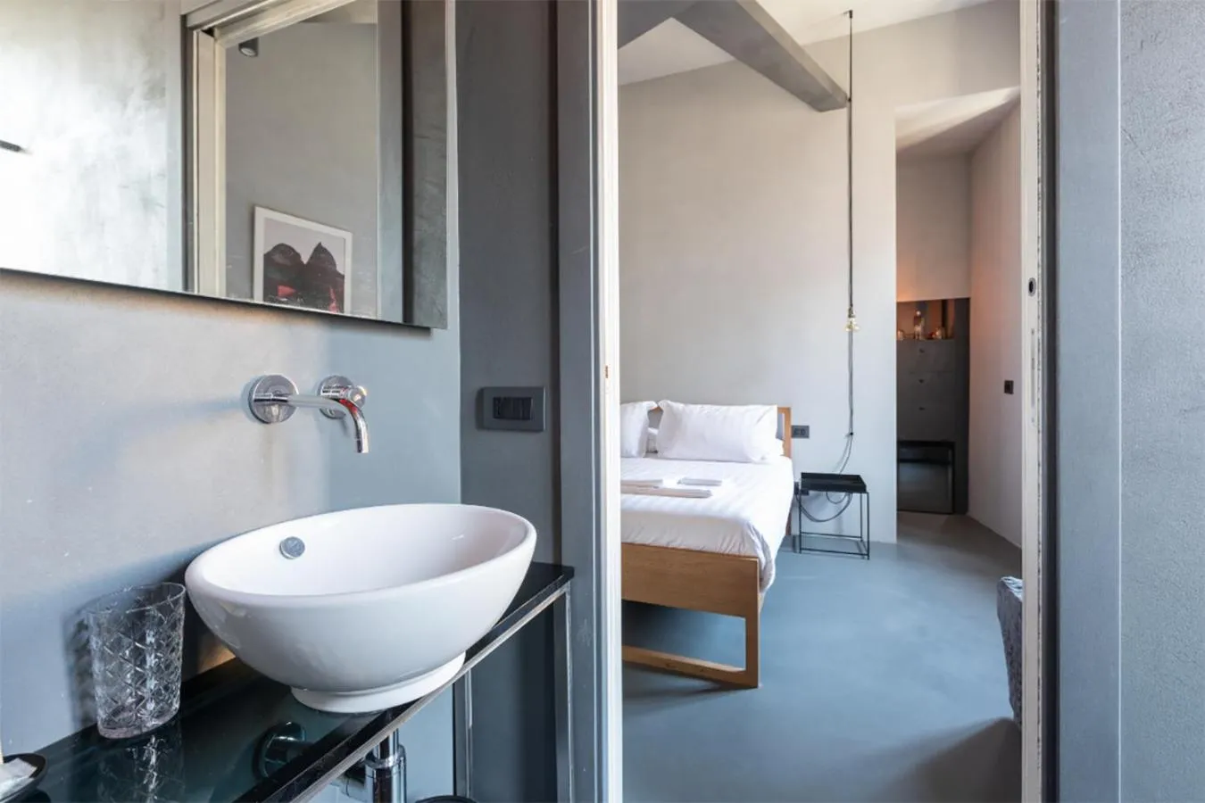 Bed in Pietra - The Italian Stay Collection