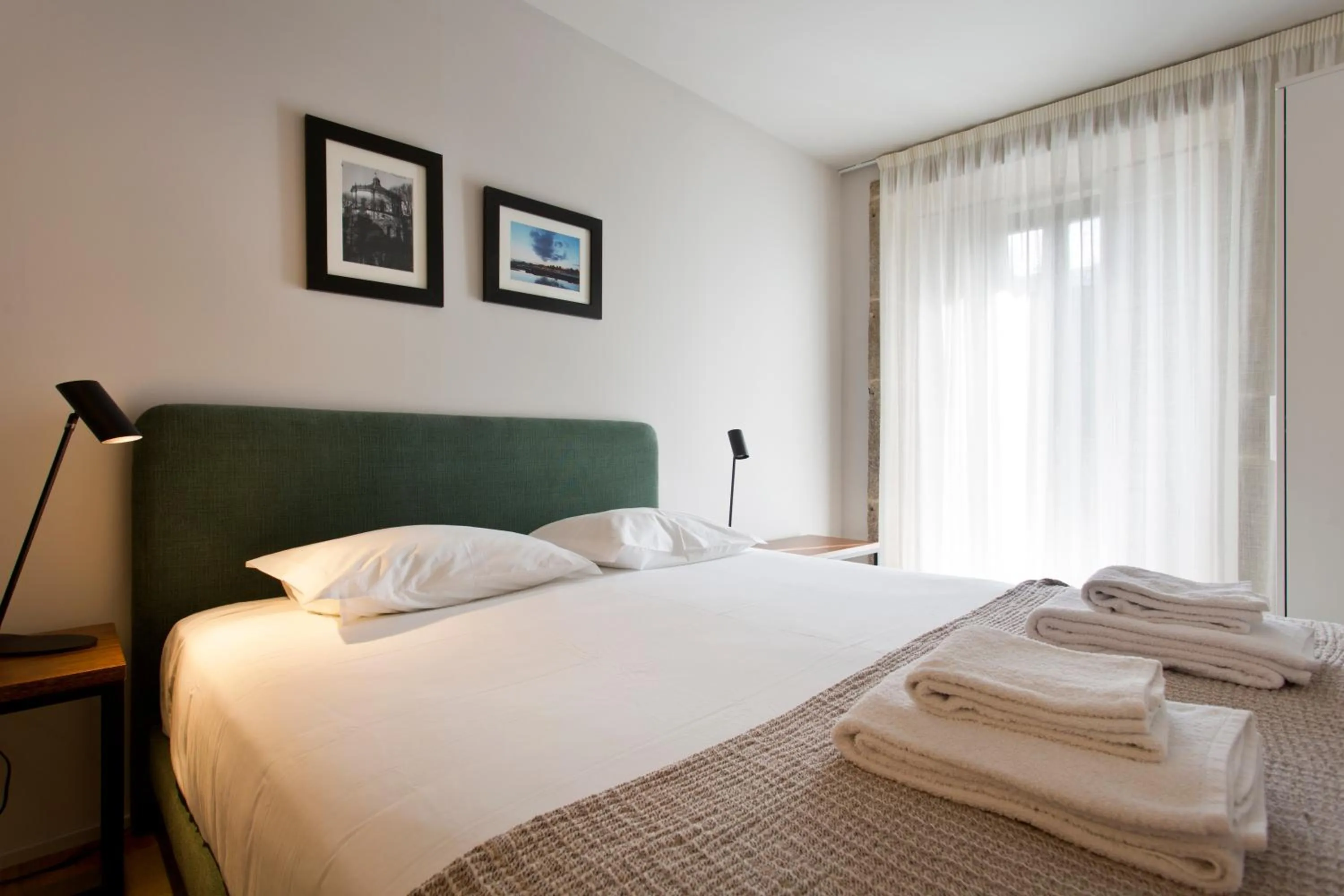 Bed in RVA - Gustave Eiffel Apartments