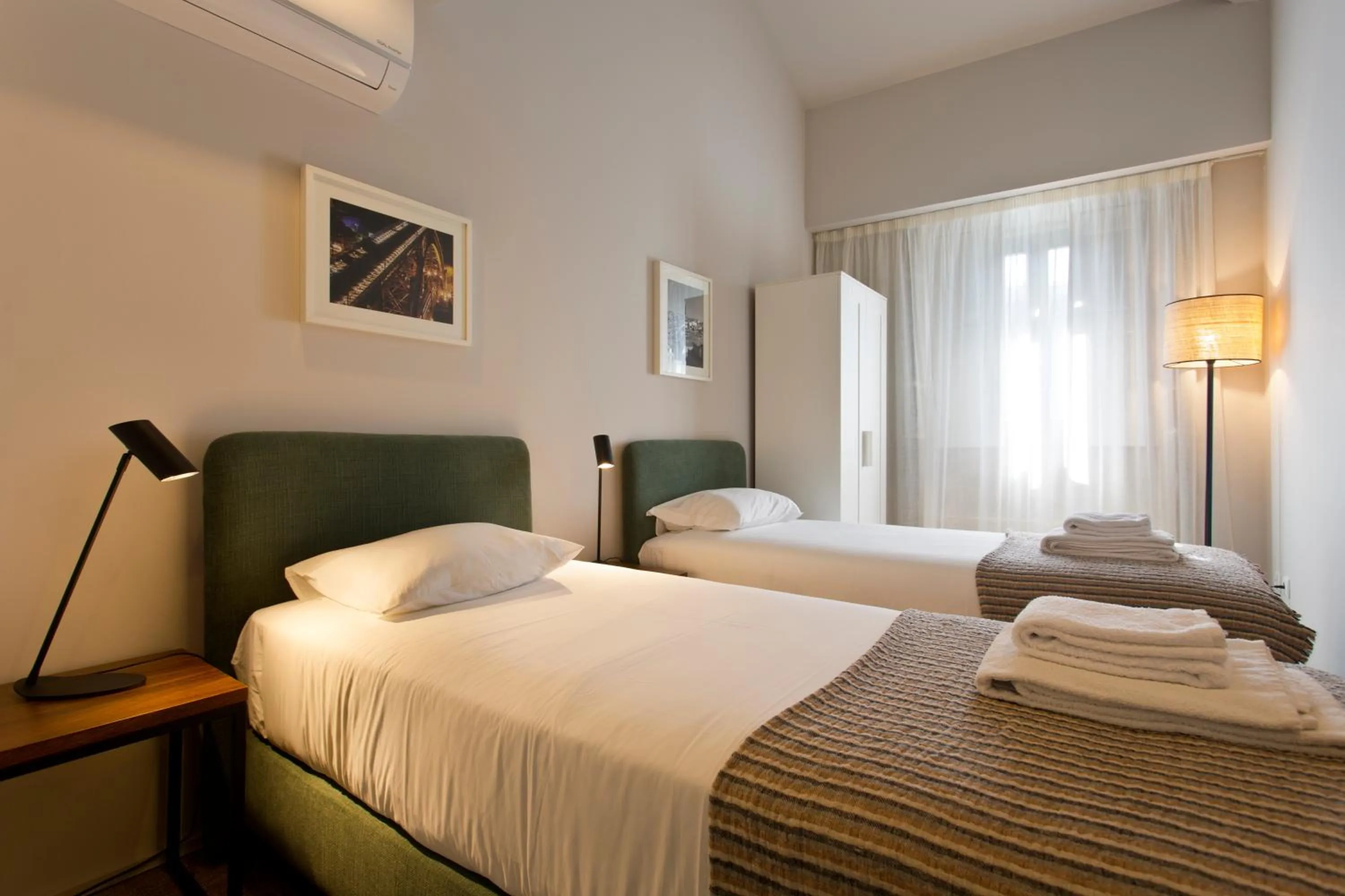 Bedroom, Bed in RVA - Gustave Eiffel Apartments