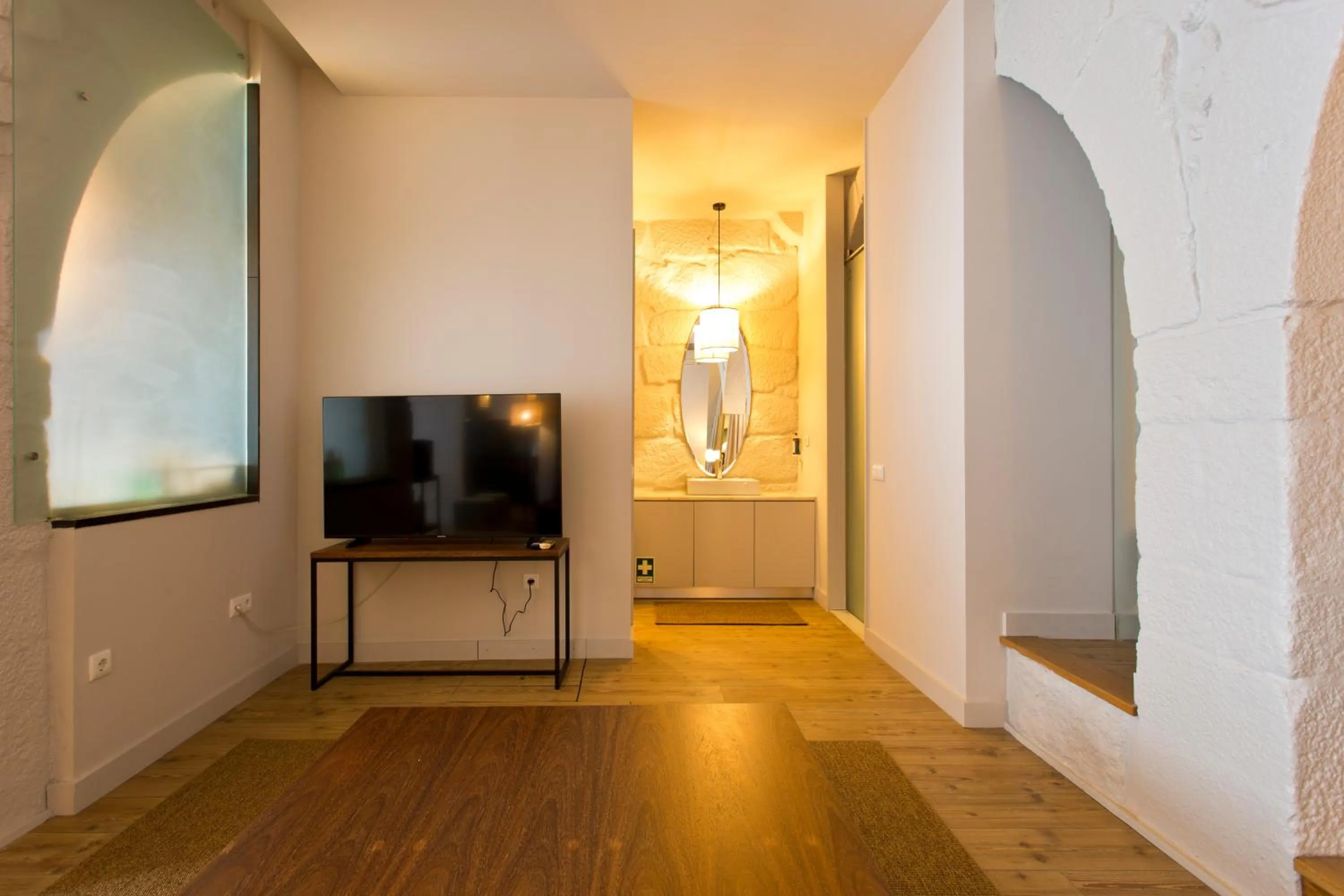 TV and multimedia in RVA - Gustave Eiffel Apartments