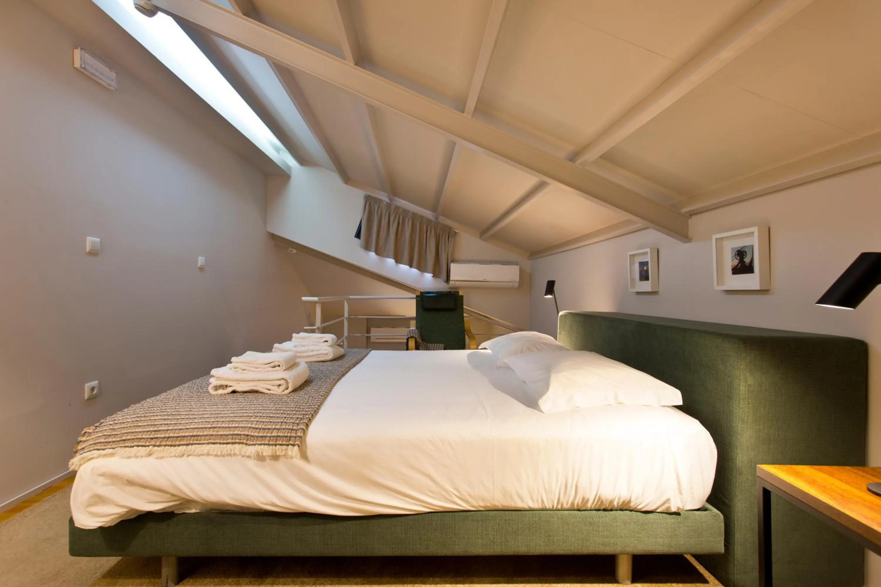 Bedroom, Bed in RVA - Gustave Eiffel Apartments