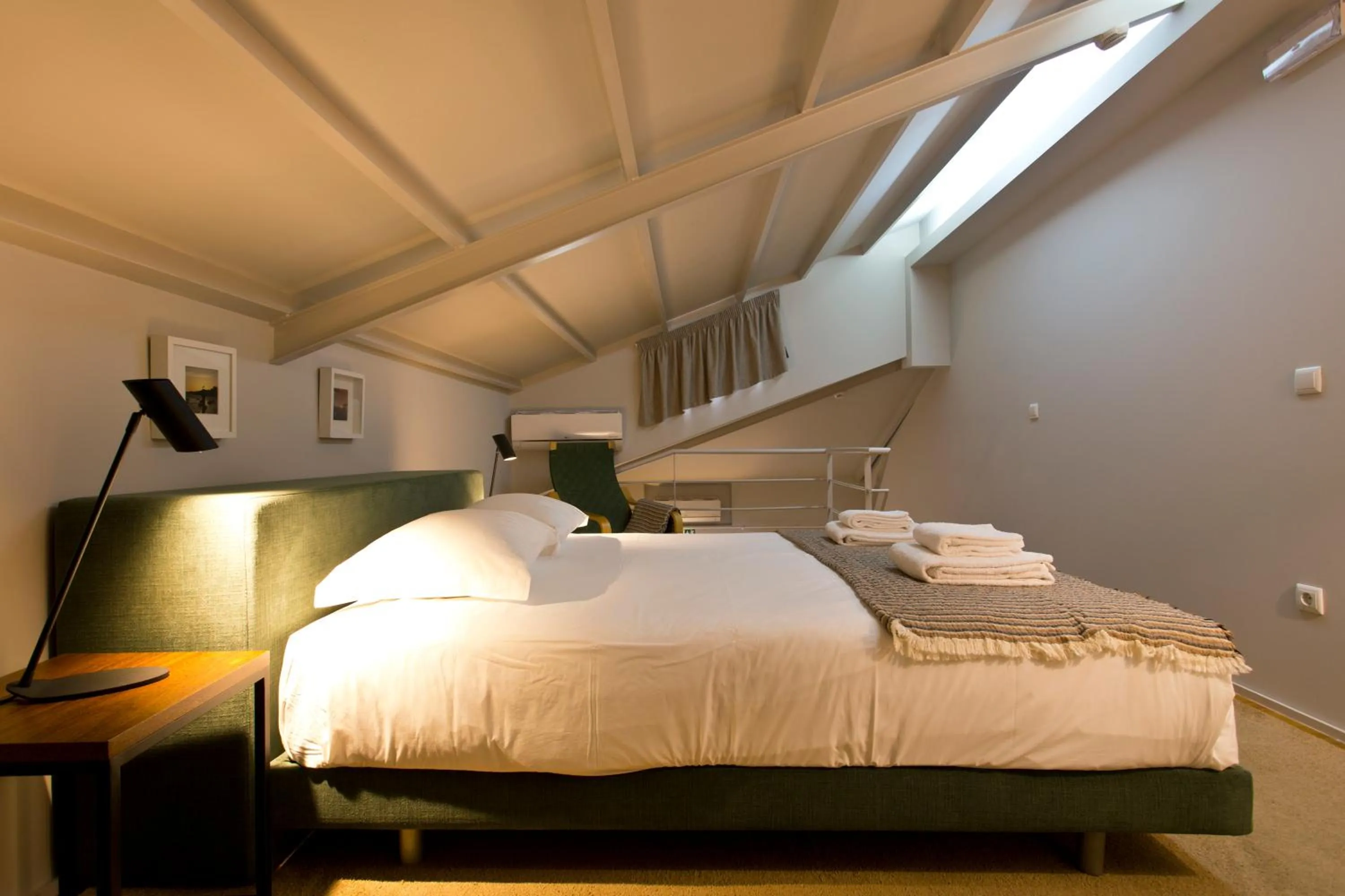 Bedroom, Bed in RVA - Gustave Eiffel Apartments