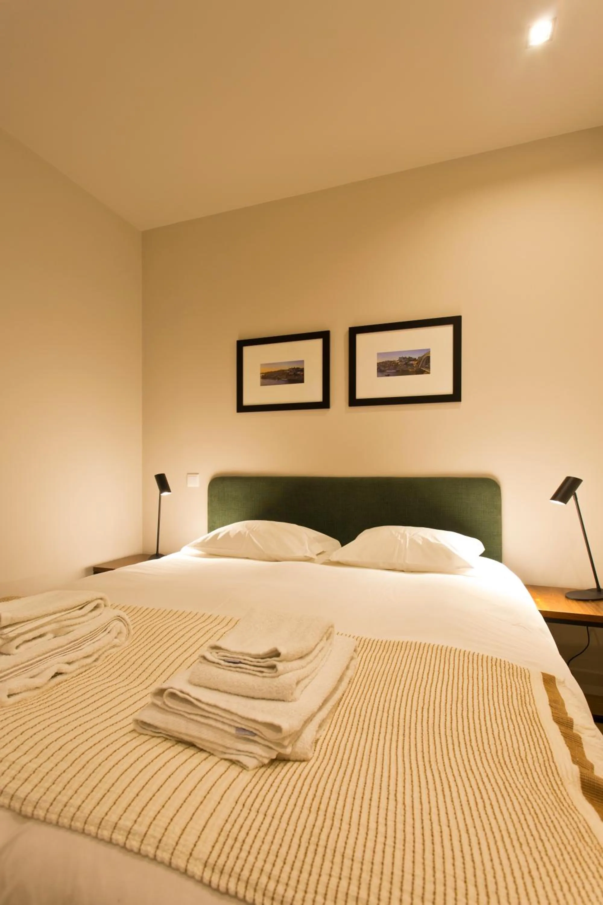 Bed in RVA - Gustave Eiffel Apartments