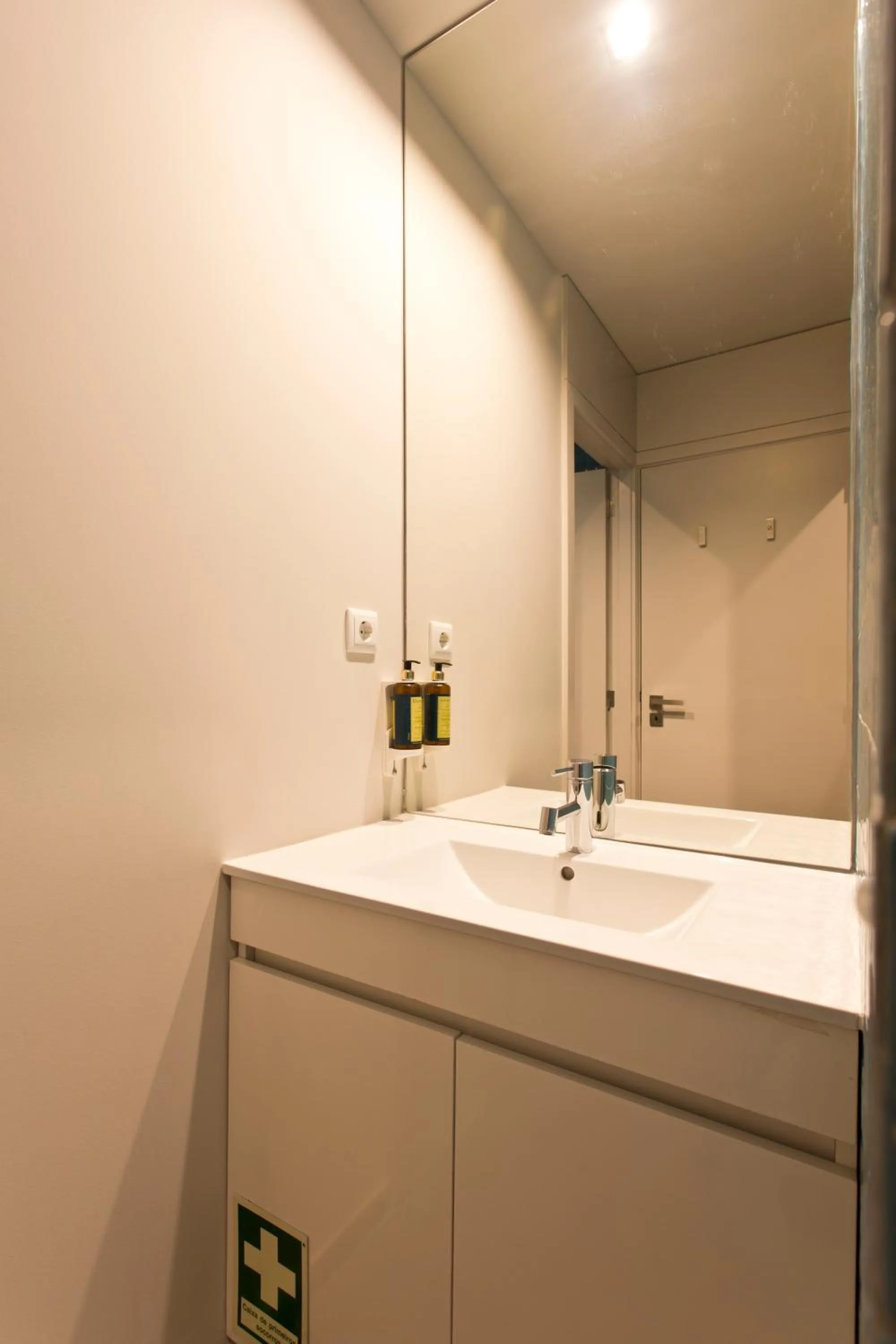 Bathroom in RVA - Gustave Eiffel Apartments