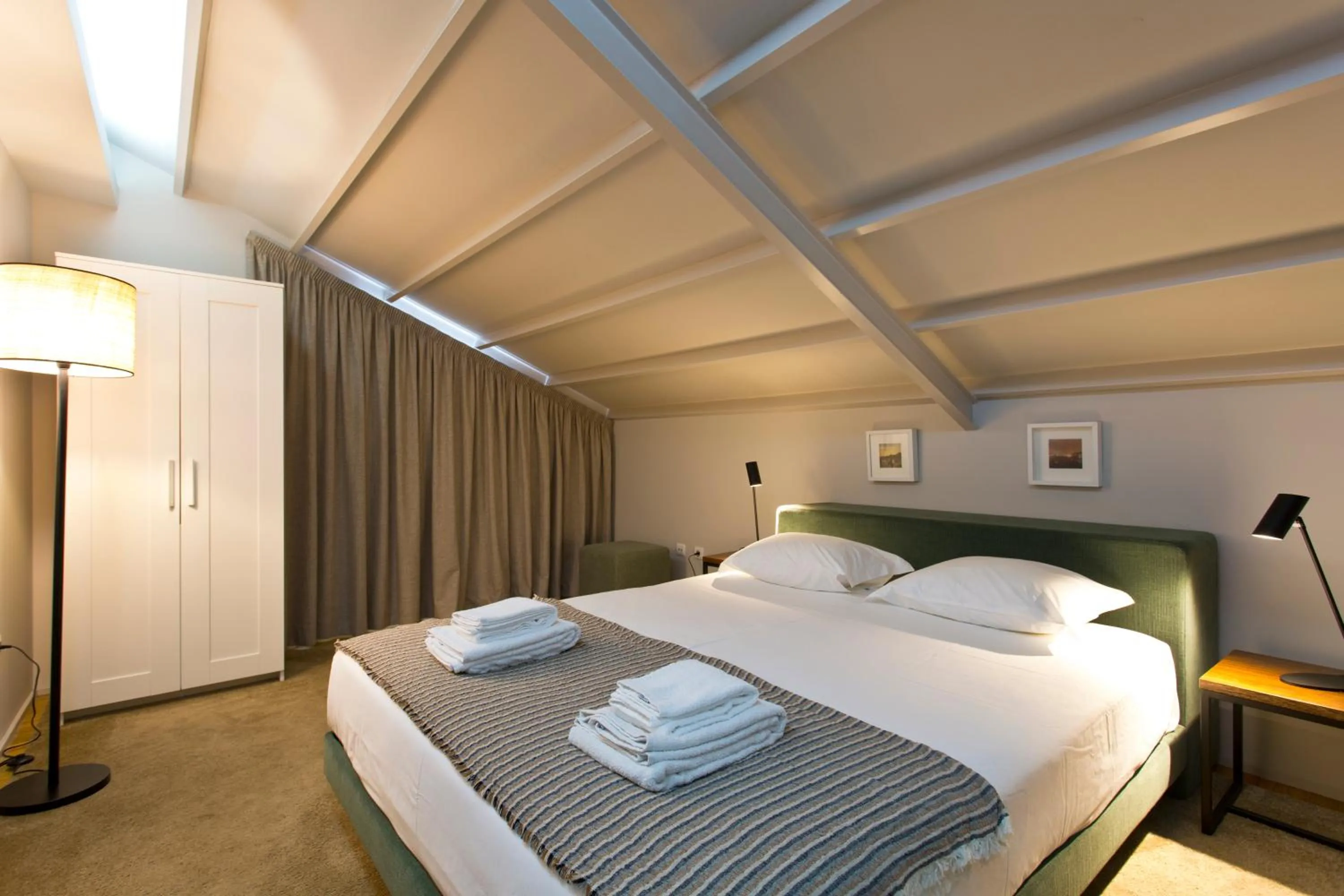 Bed in RVA - Gustave Eiffel Apartments