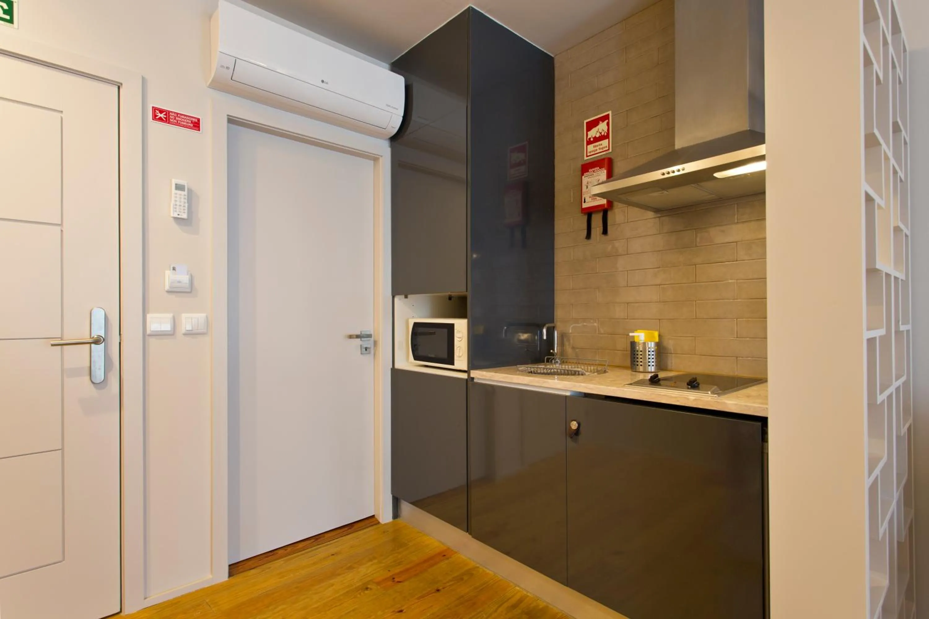 Kitchen or kitchenette in RVA - Gustave Eiffel Apartments