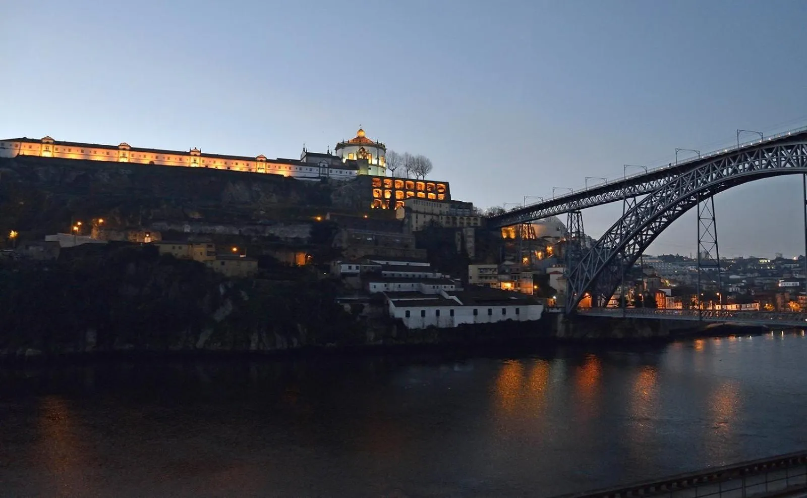 Property building in RVA - Gustave Eiffel Apartments