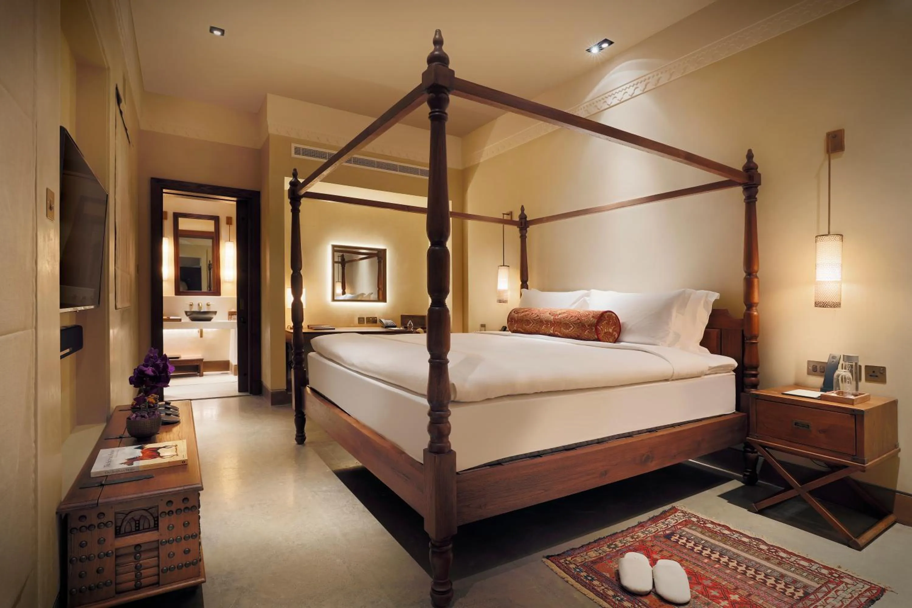Bed in The Chedi Al Bait, Sharjah