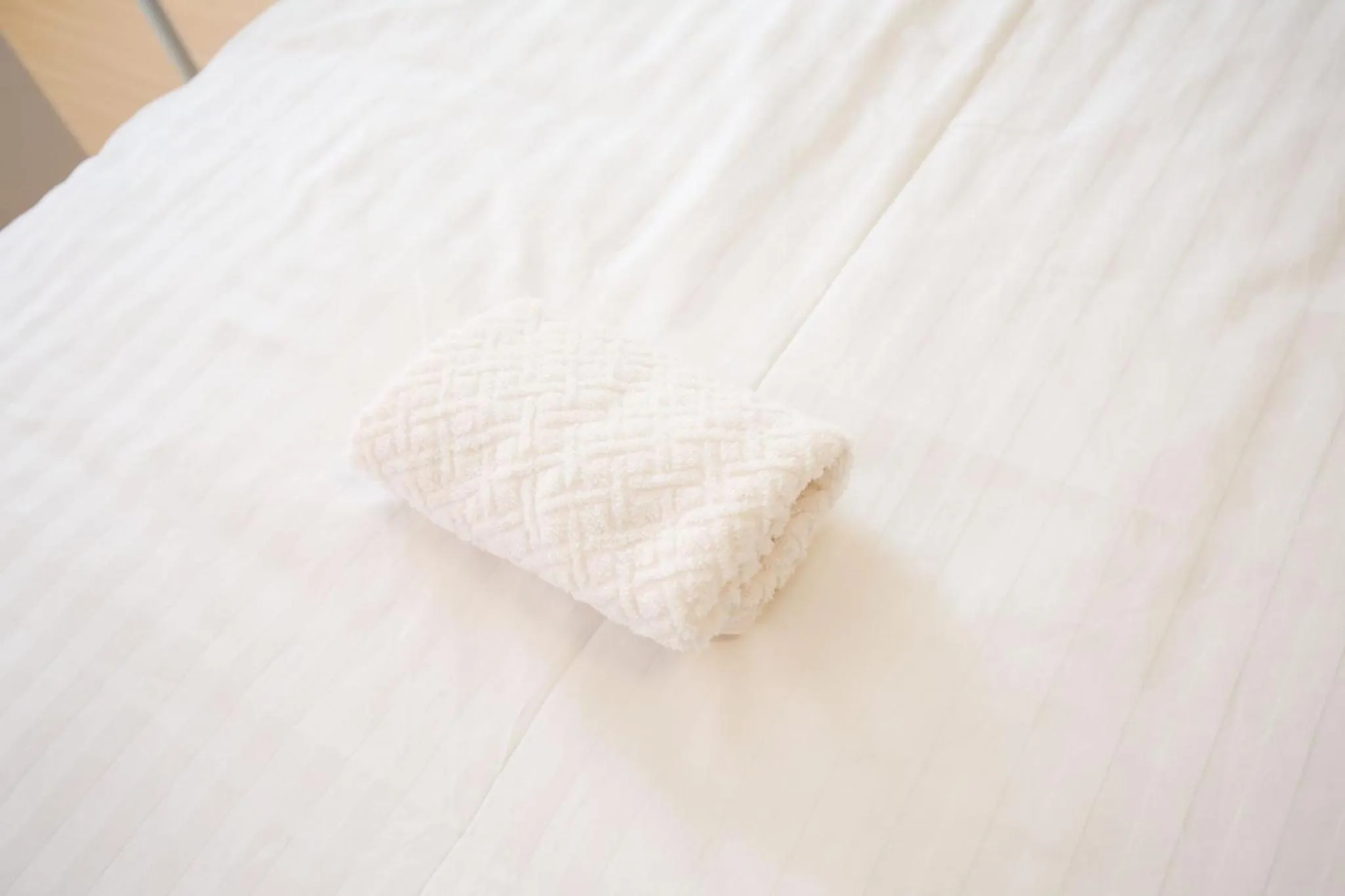 towels, Bed in Connect Inn