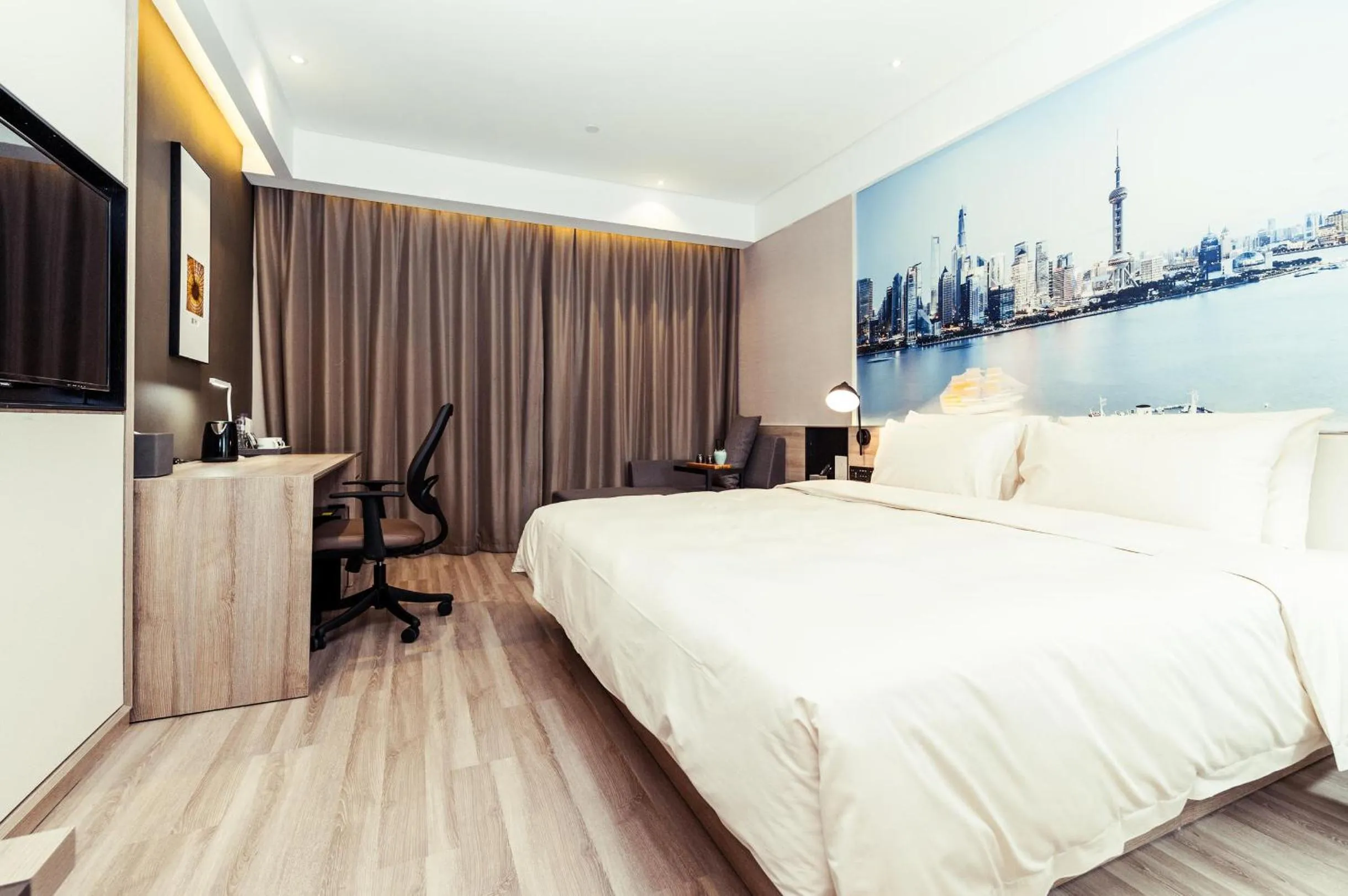 Bed in Atour Hotel Shanghai Pudong Airport