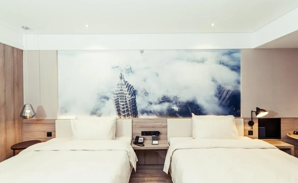 Bed in Atour Hotel Shanghai Pudong Airport