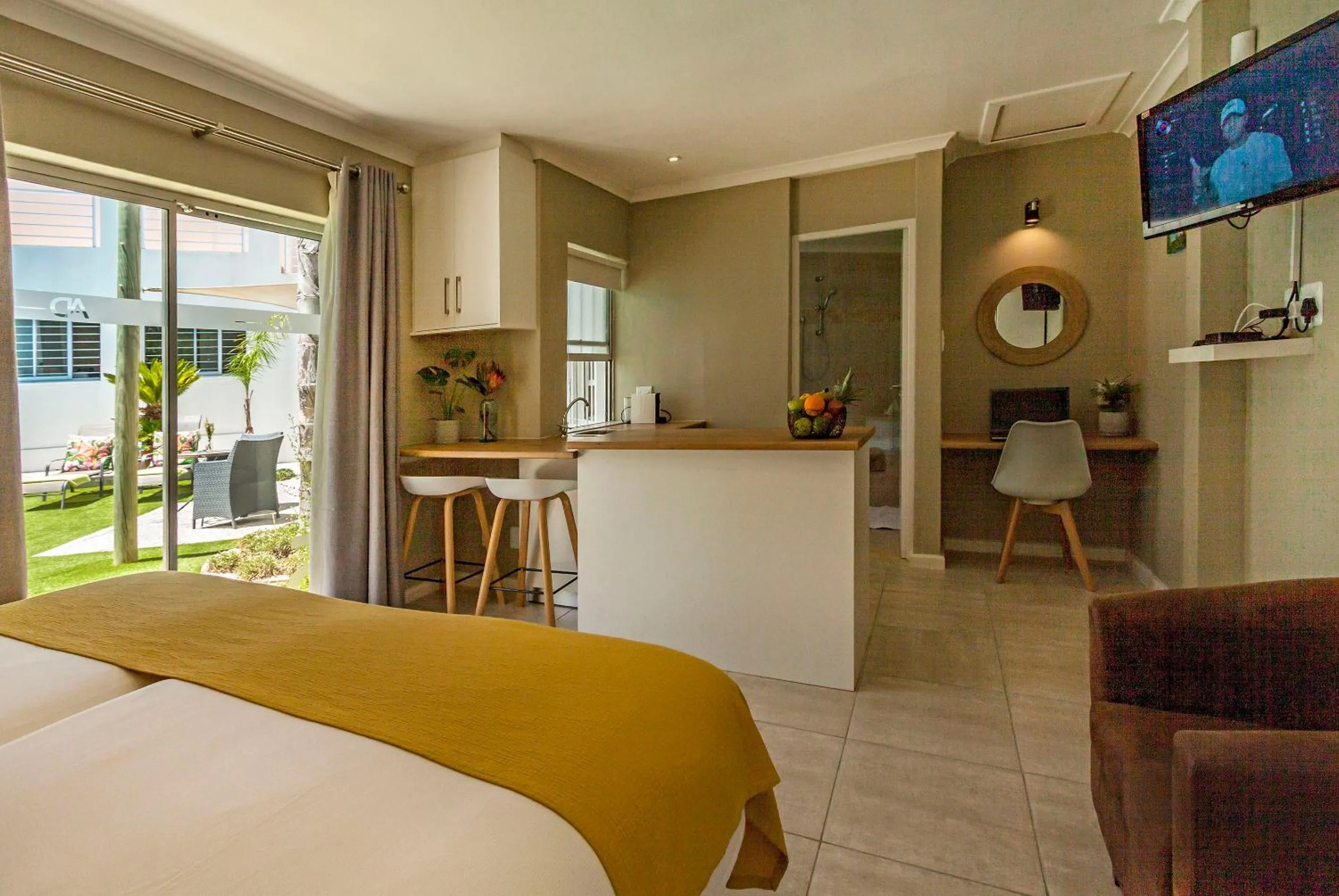 Living room, Bed in Morgen Guesthouse Somerset West