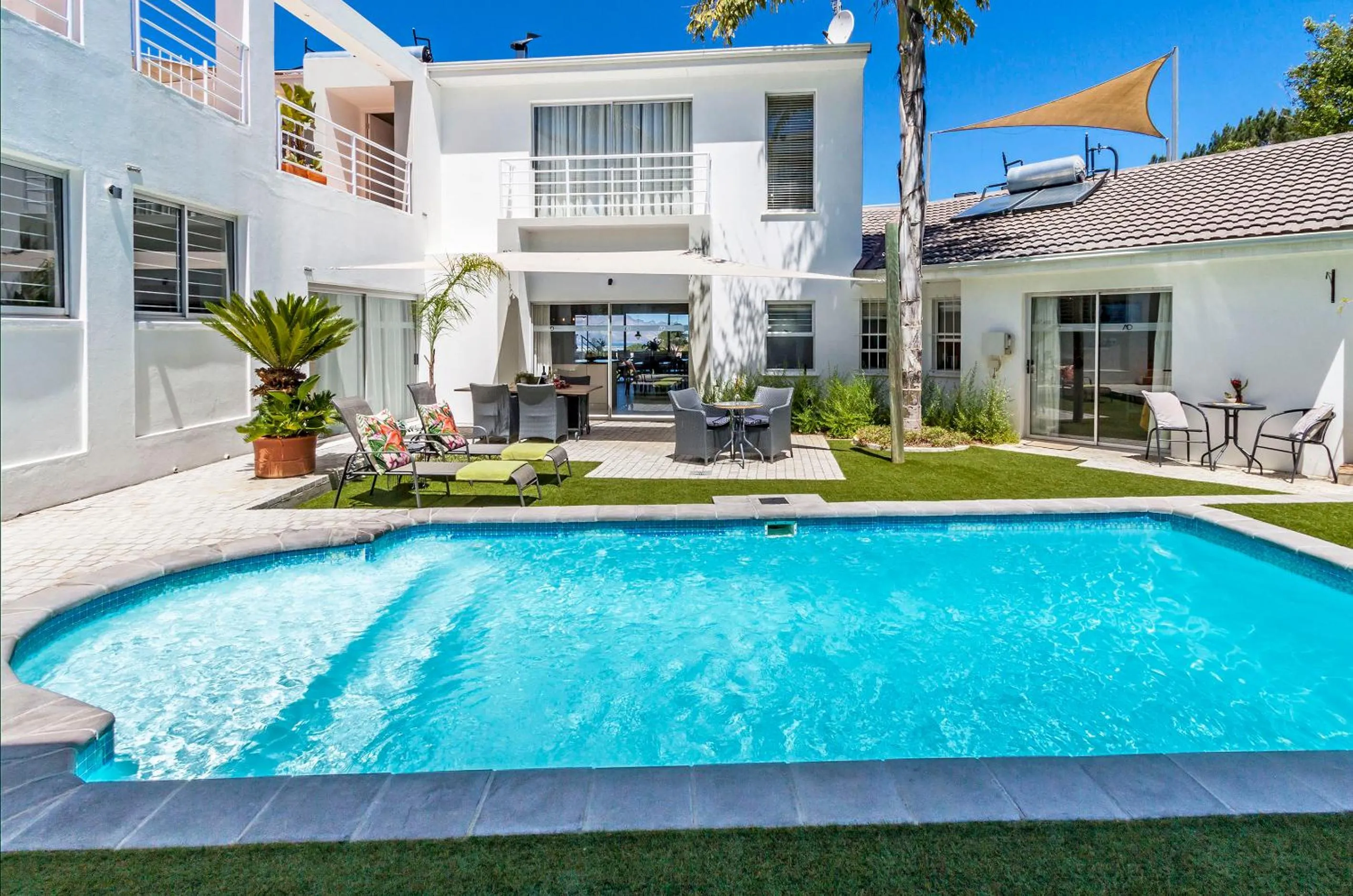 Pool view in Morgen Guesthouse Somerset West