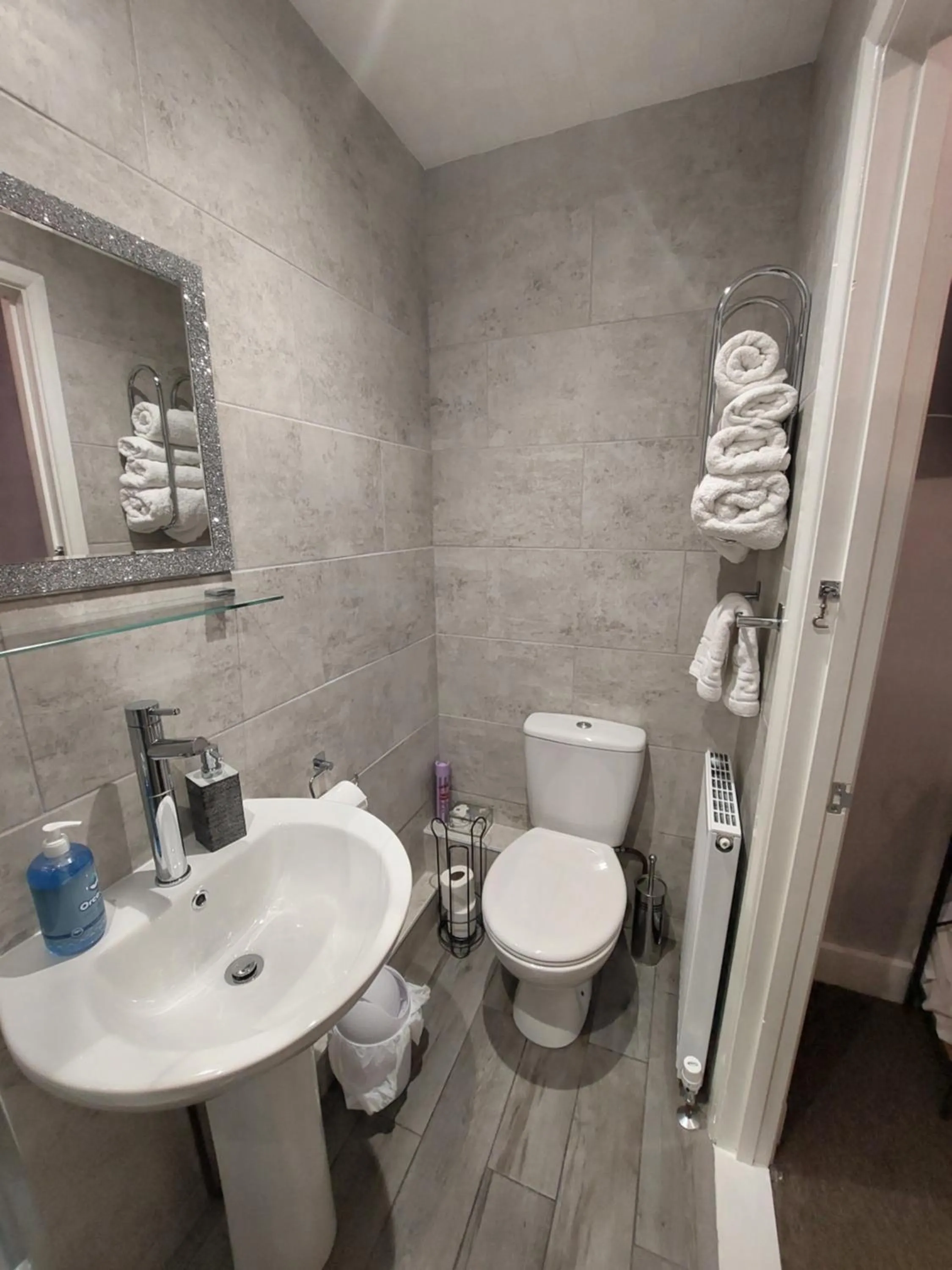 Toilet in Westbrook Lodge Guest House