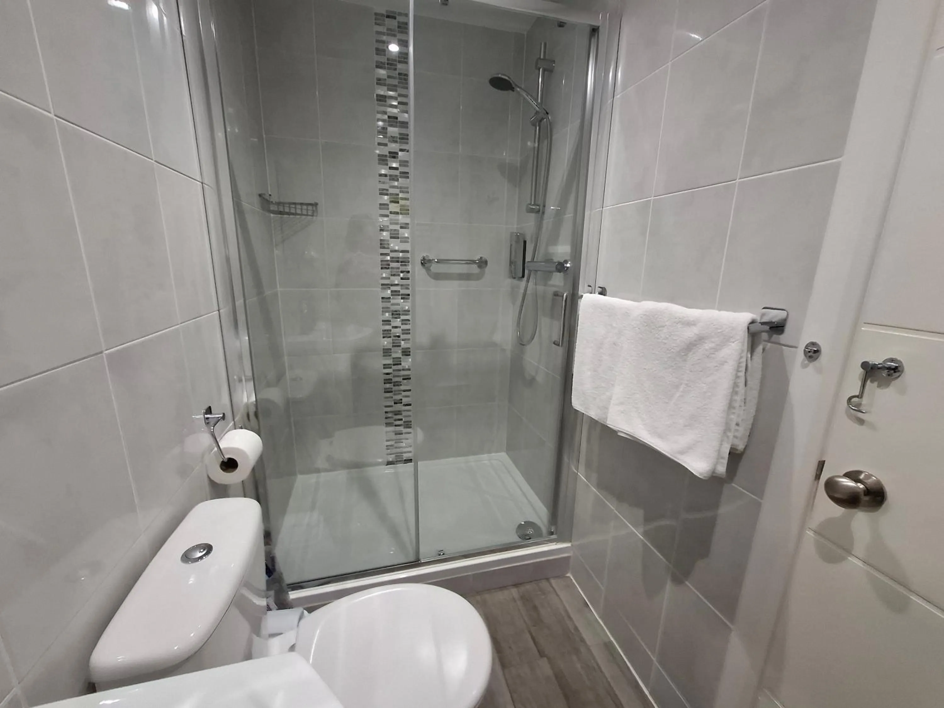 Bathroom in Westbrook Lodge Guest House