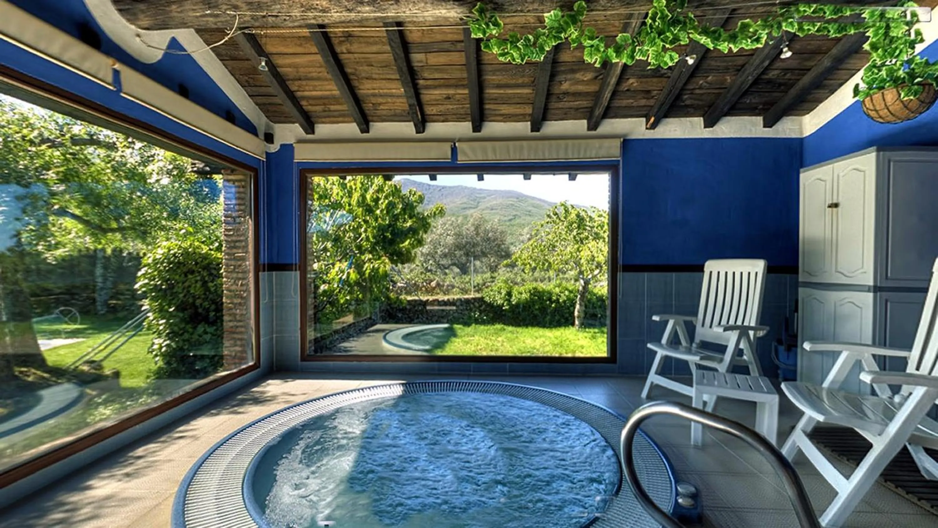 Hot Tub in El Canchal de la Gallina -Cafetería -Aparcamiento gratis - Jacuzzi - Piscina de agua caliente abierta desde el 28 de Marzo