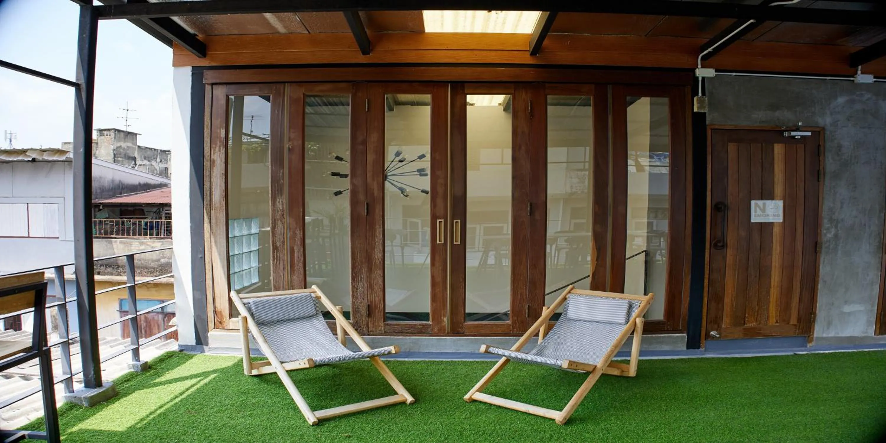 Balcony/Terrace in Timber Hostel