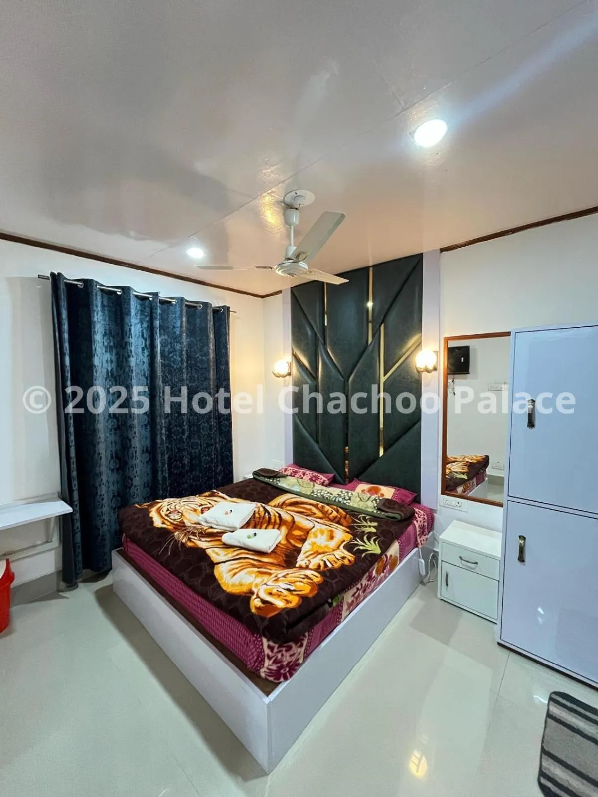 Bed in Hotel Chachoo Palace