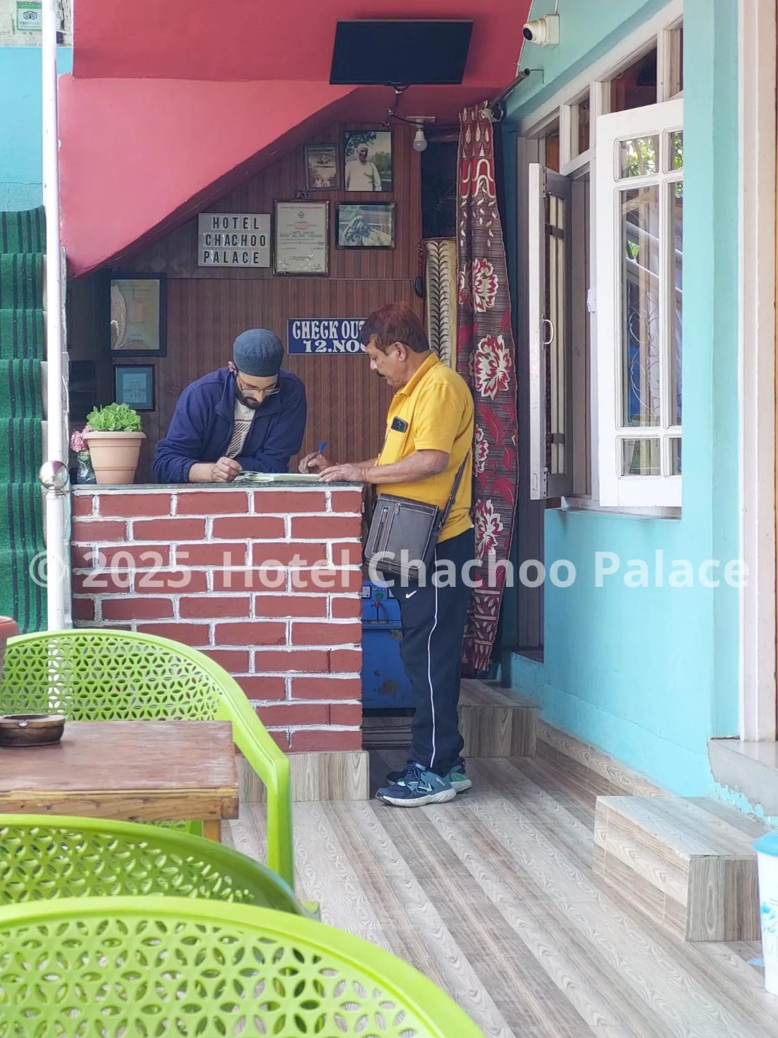 Property building in Hotel Chachoo Palace