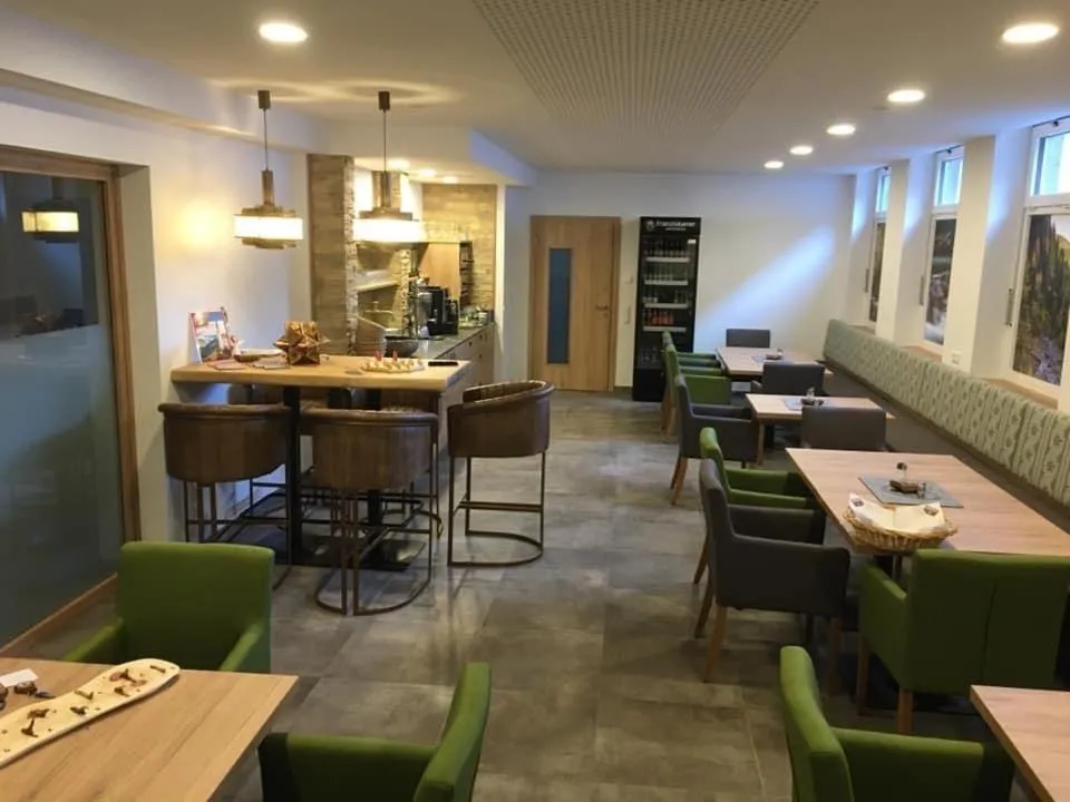 Restaurant/places to eat in Pension Lagler