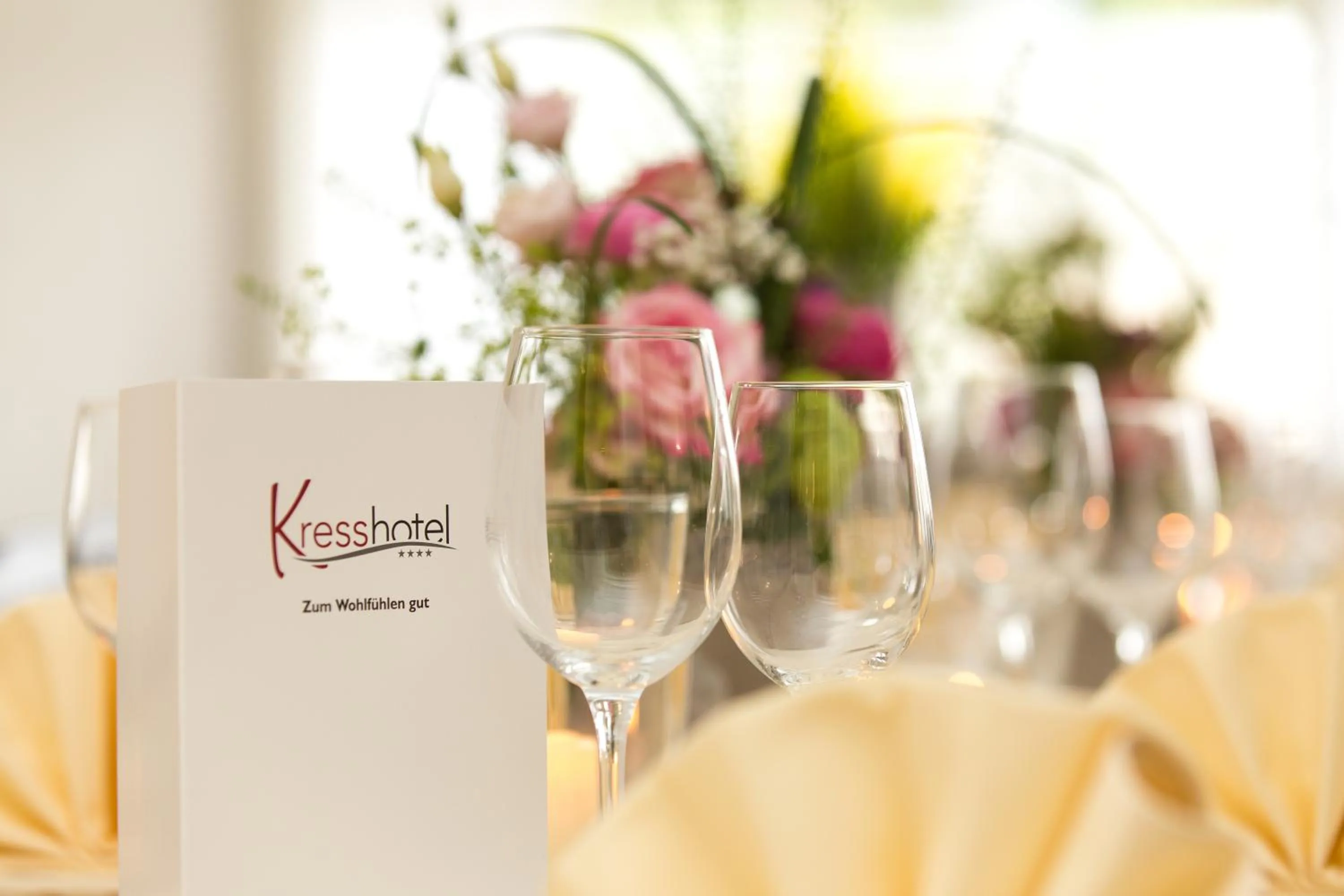 Restaurant/places to eat in Kress Hotel