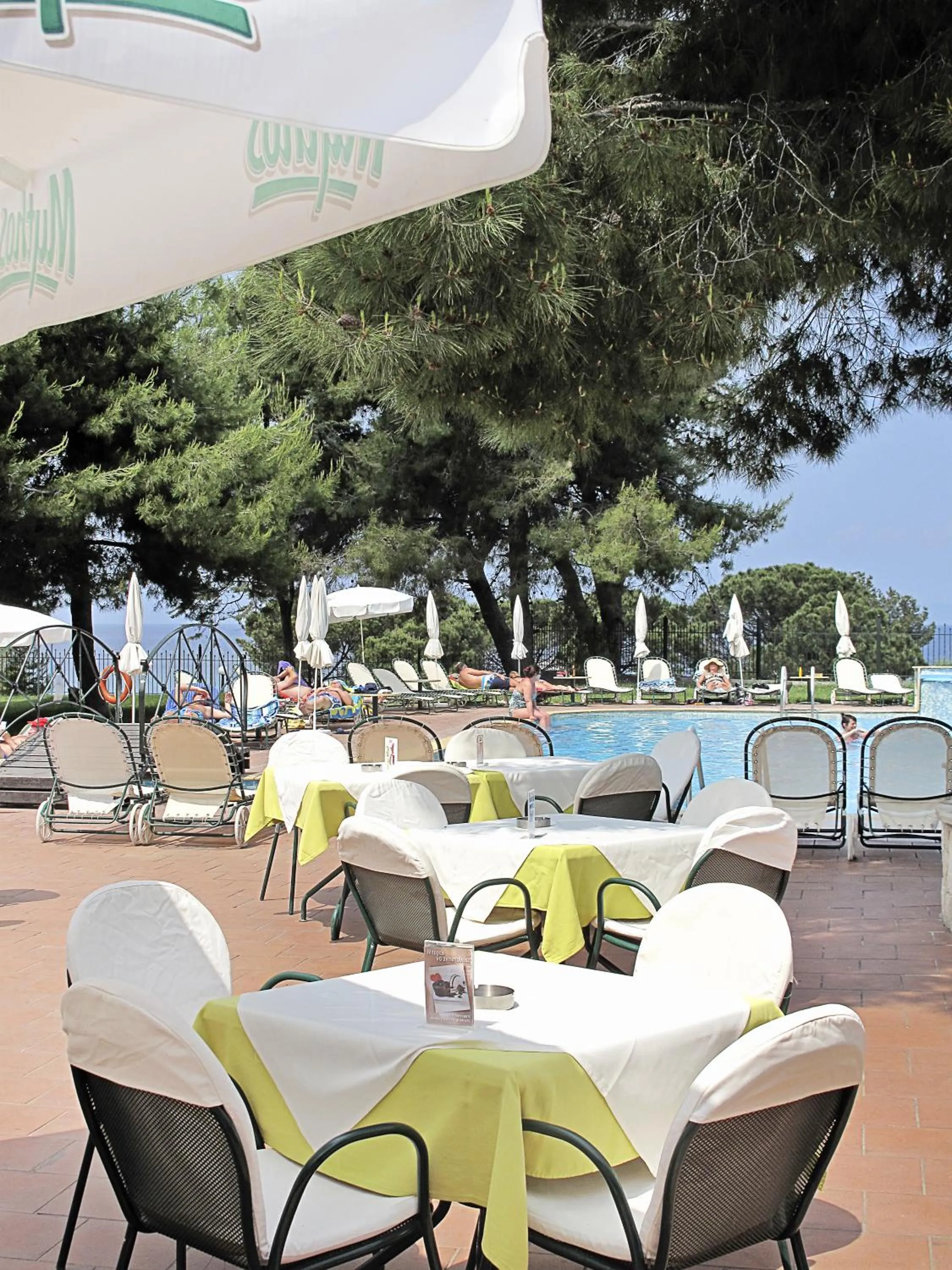 Garden in Lesse Hotel