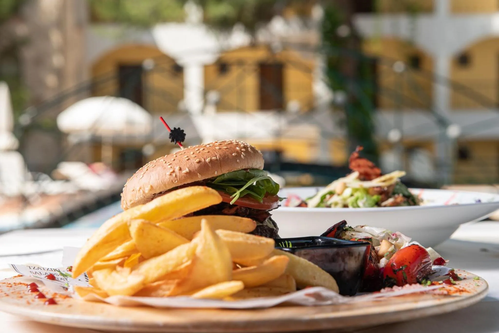 Restaurant/places to eat in Lesse Hotel