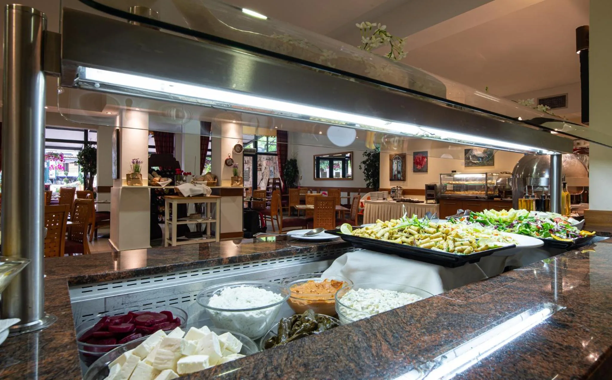 Restaurant/places to eat in Lesse Hotel