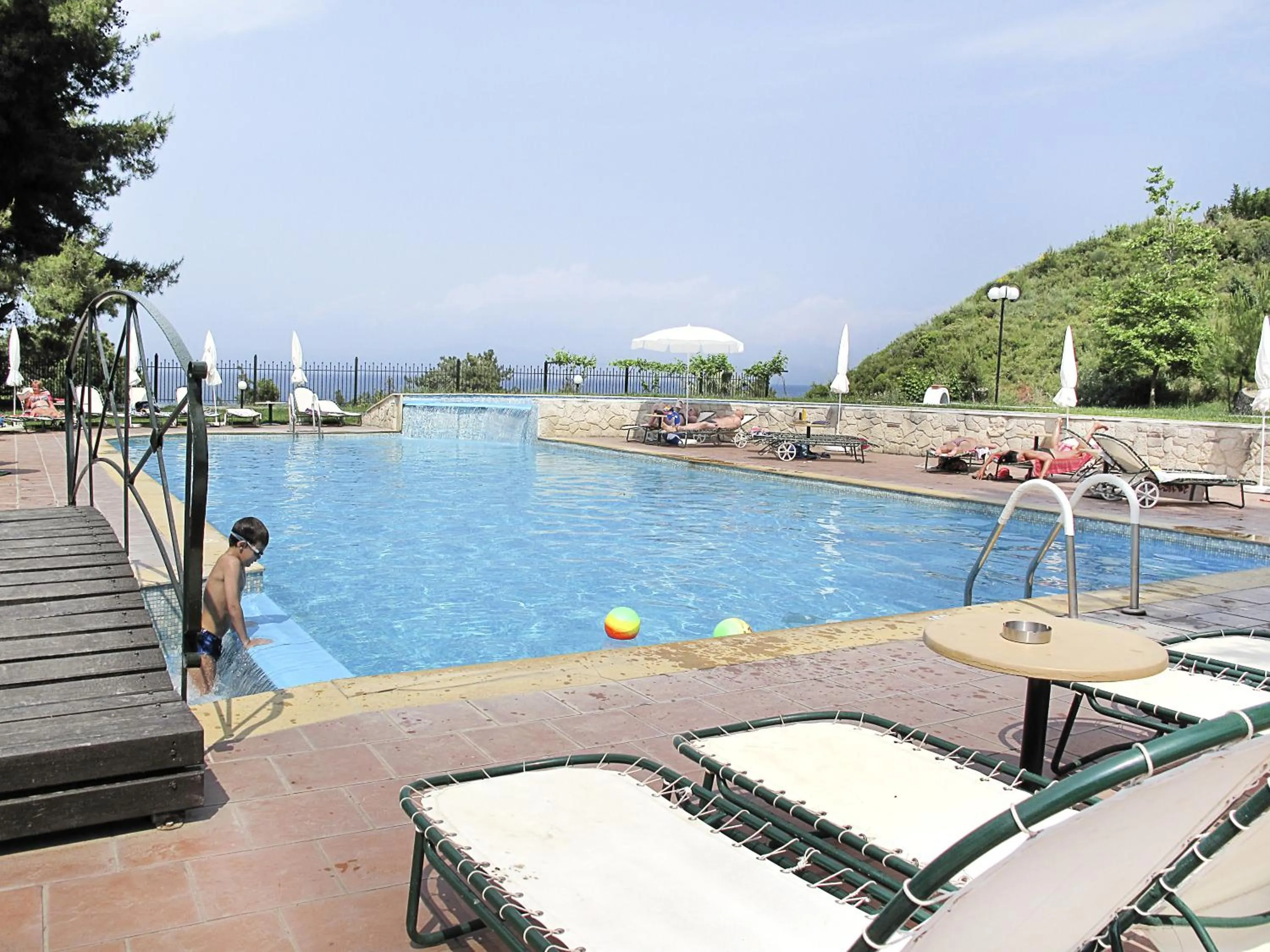Swimming pool in Lesse Hotel