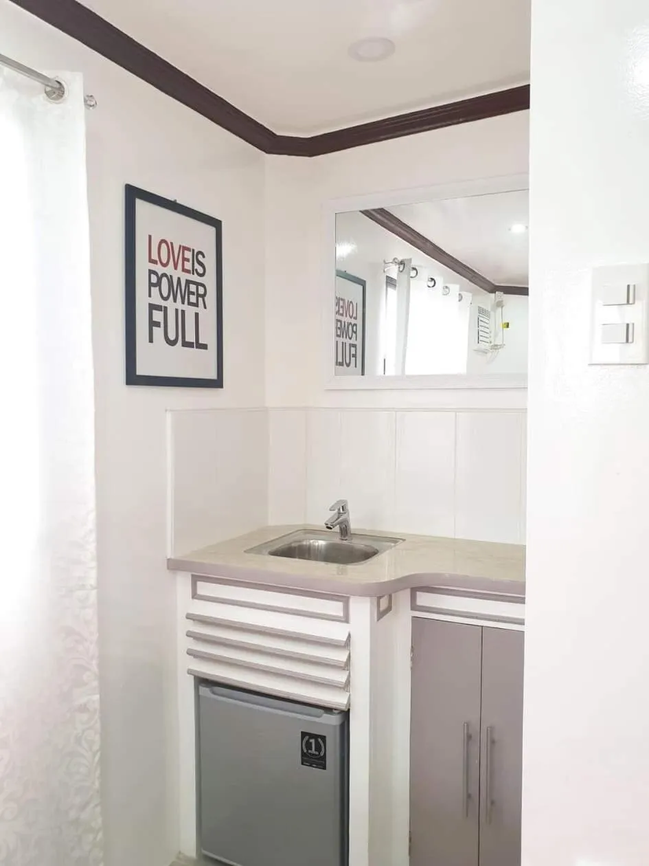 Kitchen or kitchenette in Palompon lodge